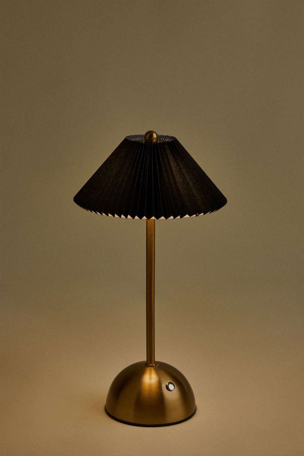 Lámpara de mesa LED inalámbrica en hierro Berila, imagen de galería 5