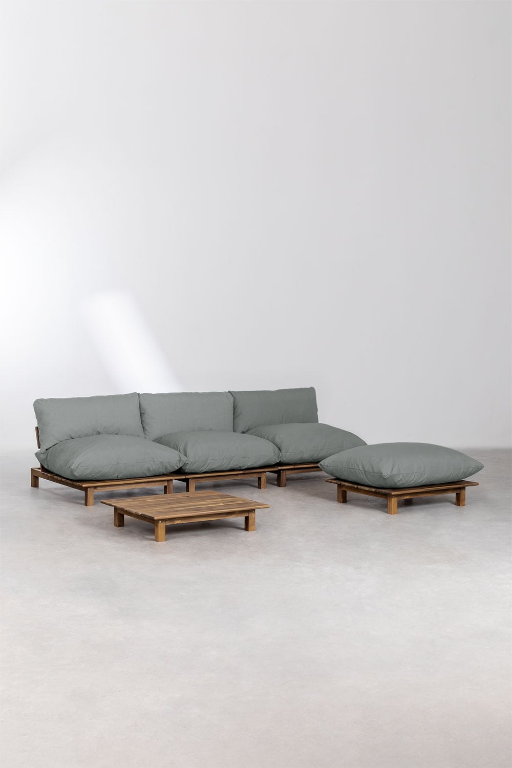 Conjunto de salón con sofá modular reclinable de 3 piezas, mesa de Centro y puff en madera de acacia Brina, imagen de galer&iacute;a 1