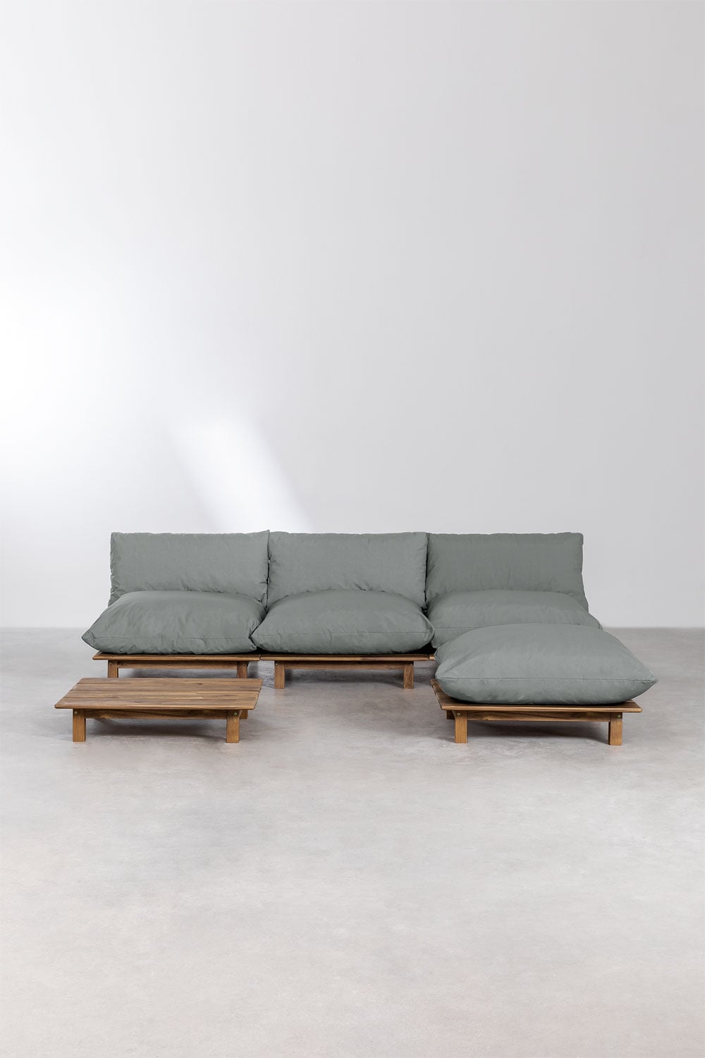 Conjunto de salón con sofá modular reclinable de 3 piezas, mesa de Centro y puff en madera de acacia Brina, imagen de galer&iacute;a 3