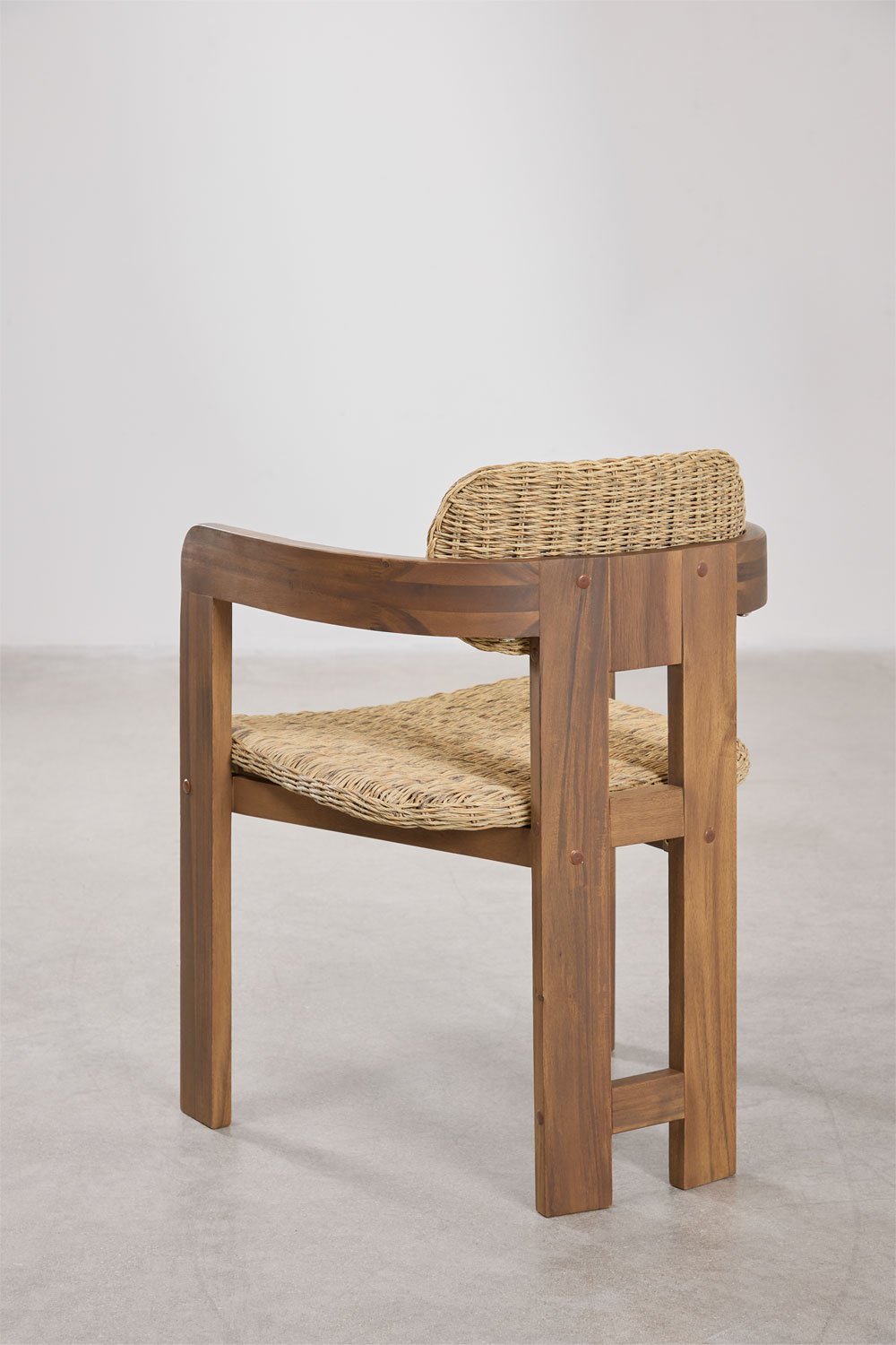 Set de mesa ovalada ↔︎260 cm en madera de acacia y 10 sillas de jardín en madera de acacia y ratán sintético Ginara, imagen de galería 7