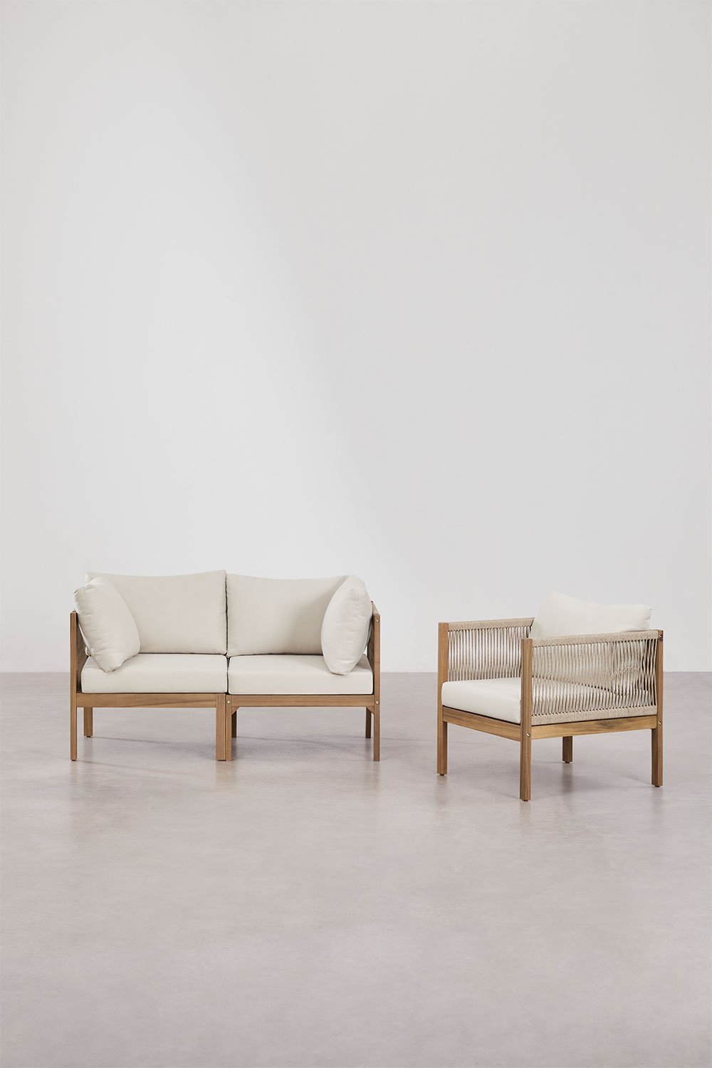 Conjunto de jardín con sofá modular de 2 piezas con reposabrazos y sillón en madera de acacia Branson  , imagen de galería 3