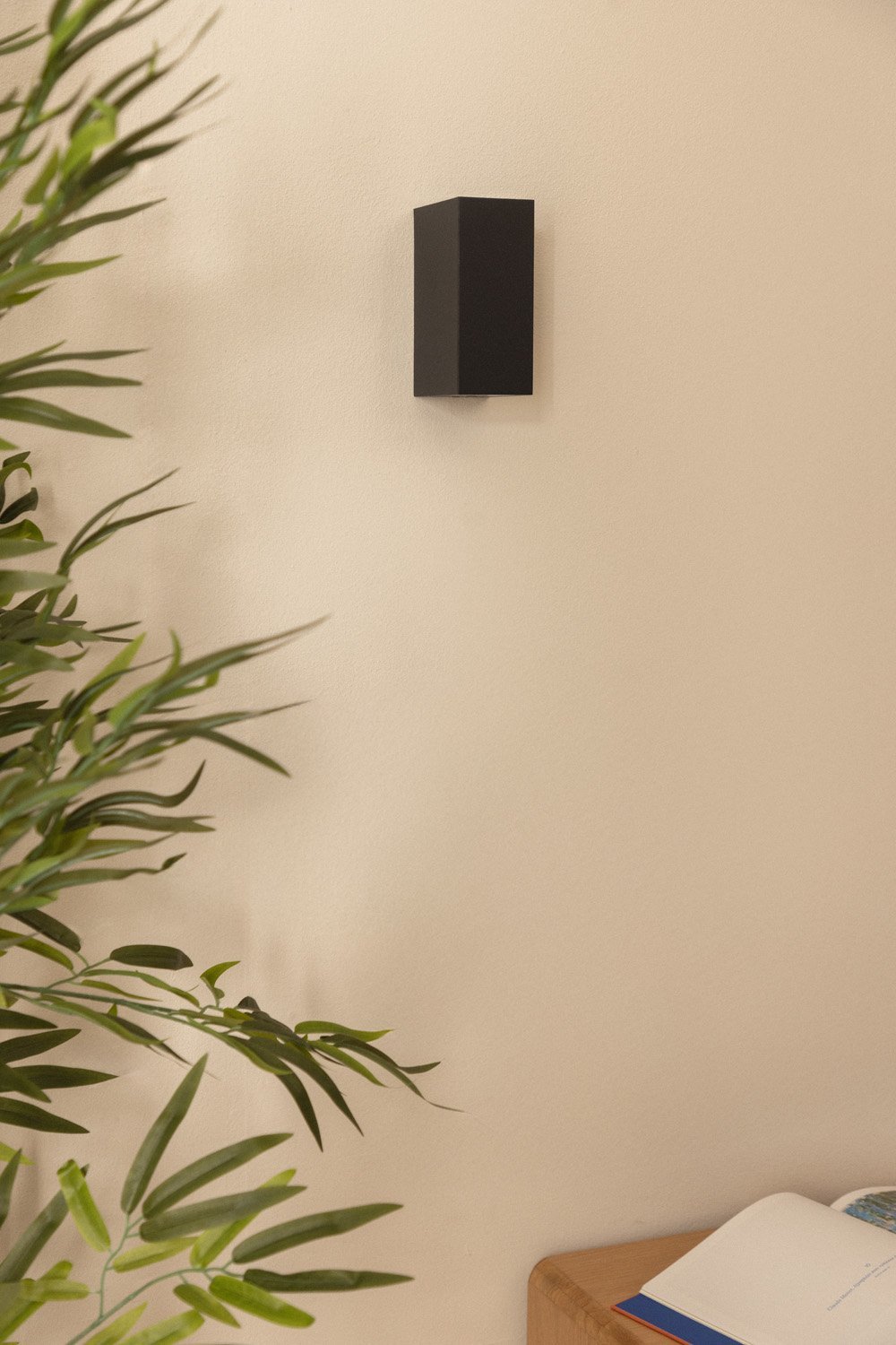 Aplique de pared en aluminio con 2 puntos de luz Dolton  , imagen de galería 1