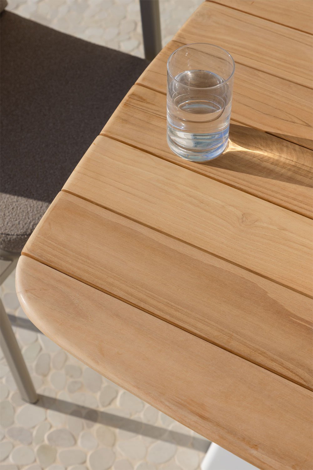 Mesa de jardín en aluminio y madera de teca Inkeri, imagen de galería 2