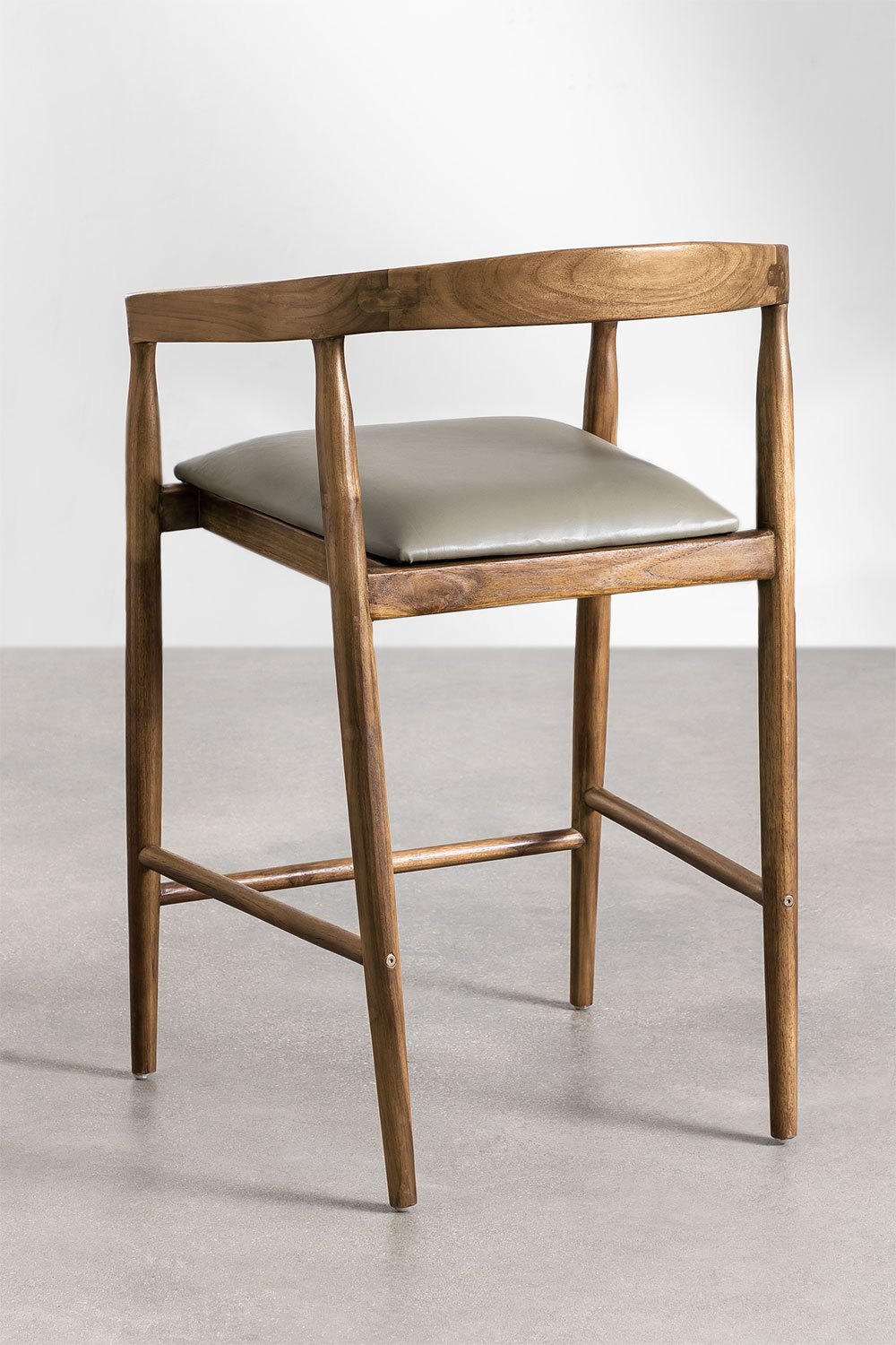 Taburete alto 70 cm en madera de teca y piel verde bambú Visby, imagen de galer&iacute;a 4