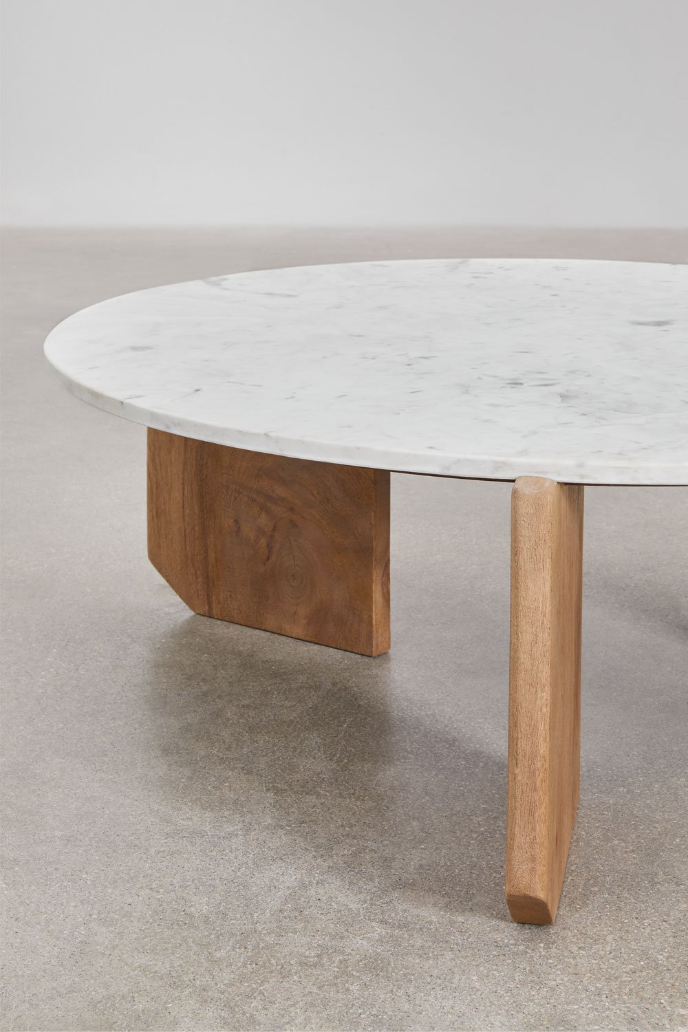 Mesa de centro redonda en piedra natural y madera de mango Lavinia , imagen de galer&iacute;a 5