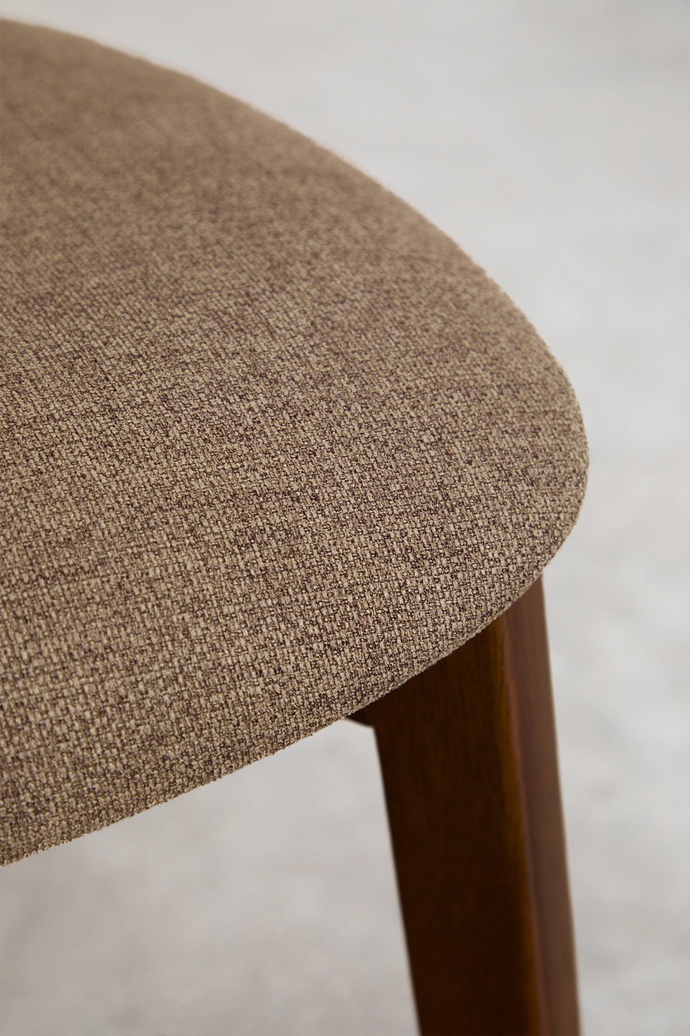 Silla de comedor en madera y tela Yamena, imagen de galería 7