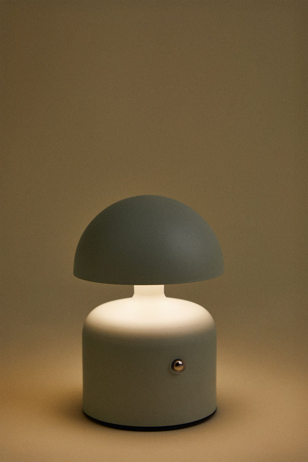 Lámpara de mesa LED inalámbrica en hierro Nantali, imagen de galería 2