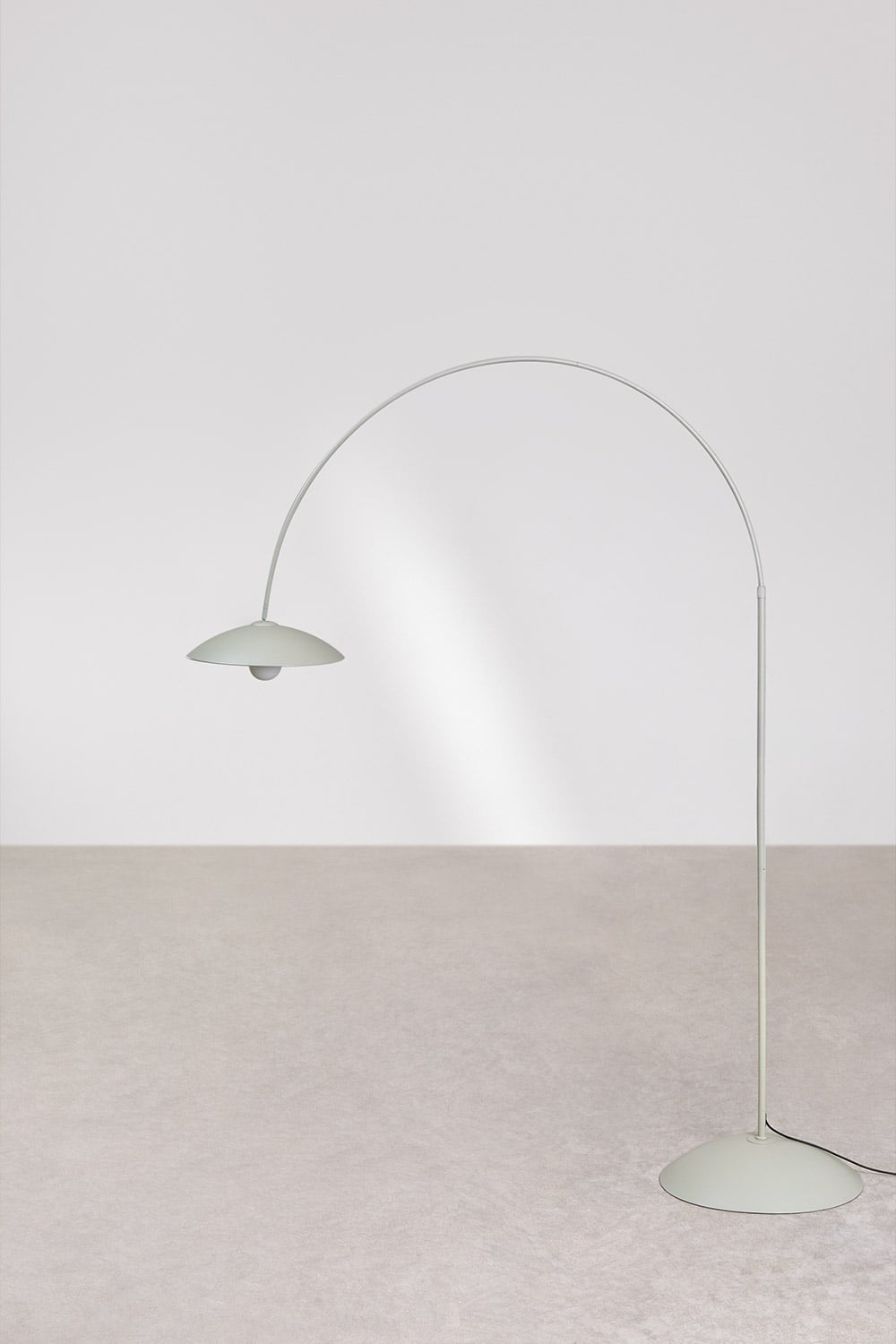 Lámpara de pie en hierro Lomira, imagen de galer&iacute;a 3