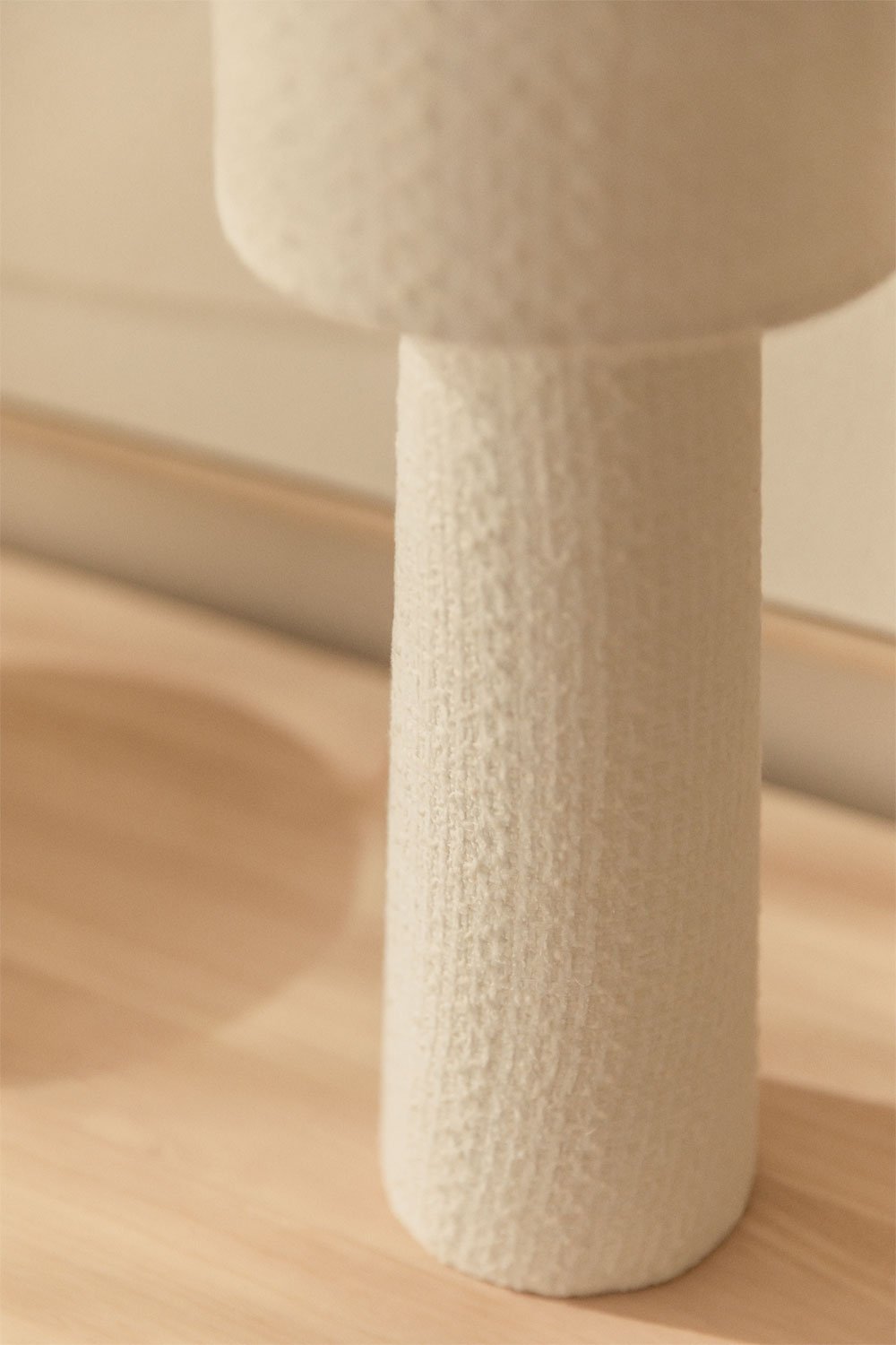 Lámpara de mesa en tela y hierro Bercy, imagen de galería 2