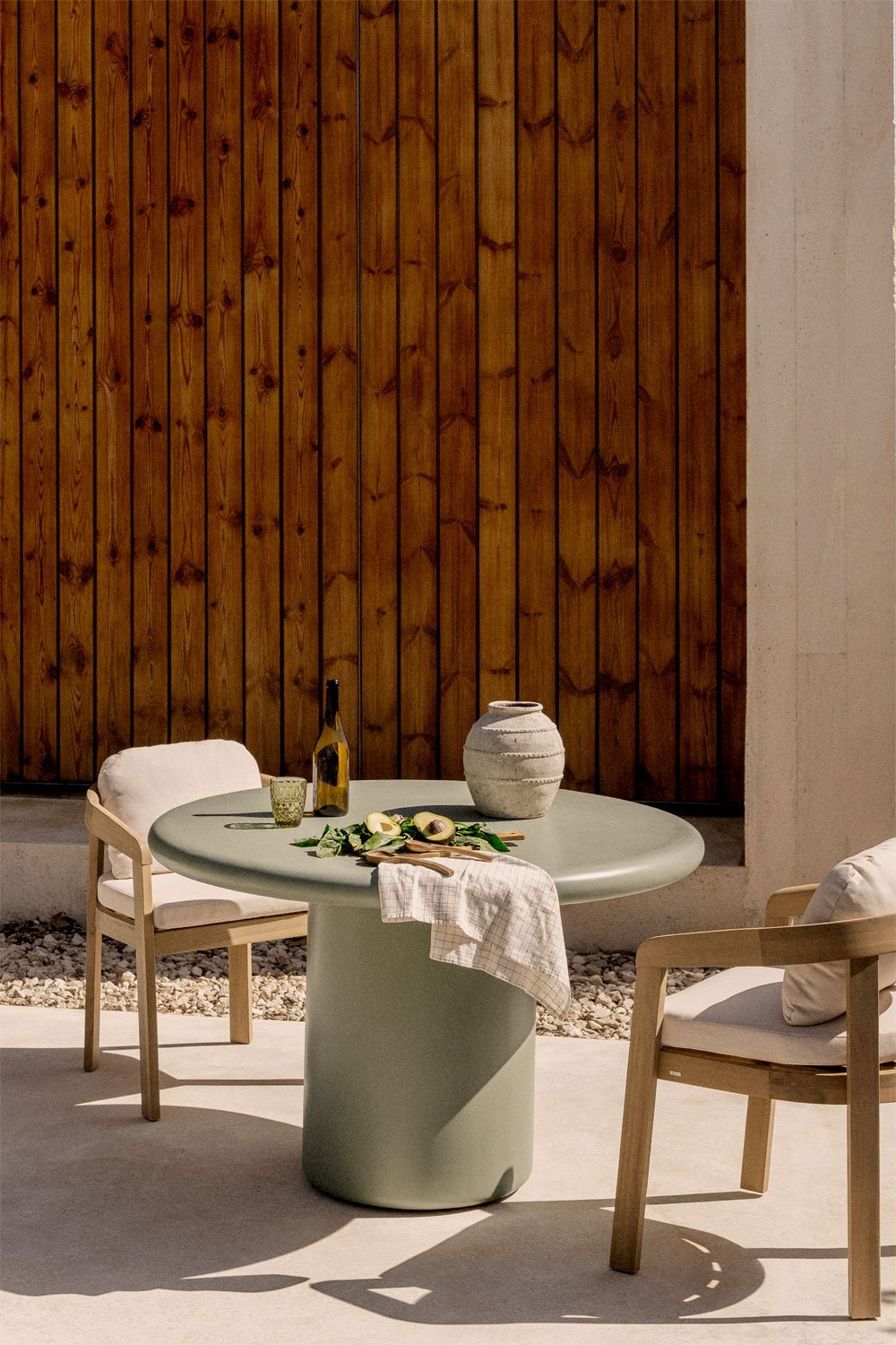 Mesa de jardín redonda en cemento Namara, imagen de galería 1