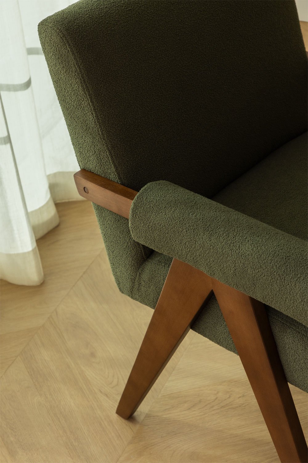 Pack de 2 sillas de comedor con reposabrazos en madera y tela bouclé Lucca, imagen de galería 2