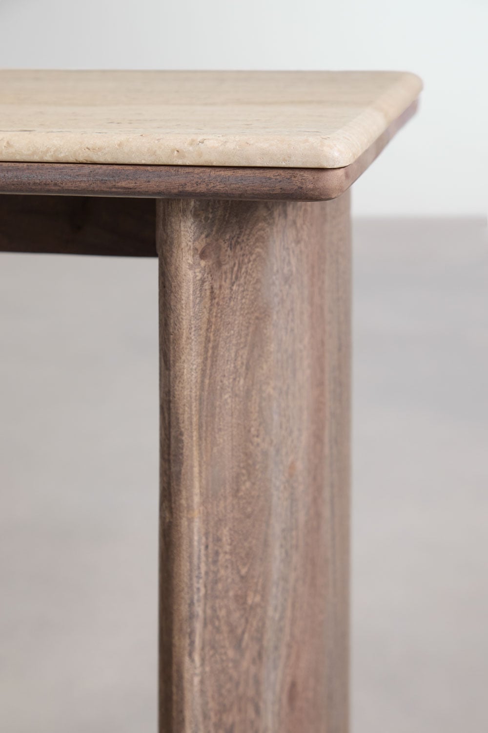 Mesa auxiliar en travertino y madera de acacia Casilda , imagen de galer&iacute;a 5