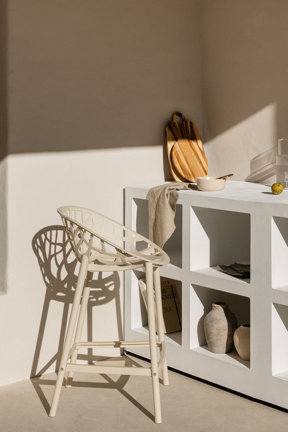 Pack de 2 taburetes altos de jardín 65 cm en polipropileno beige tapioca Ores, imagen de galería 1