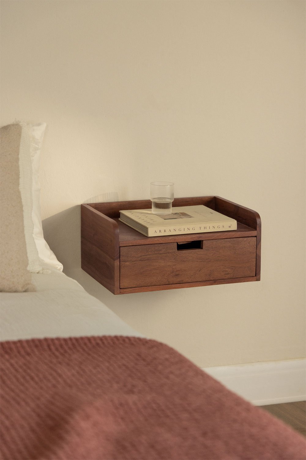 Mesita de noche flotante 45x30 cm en madera de acacia Narbona , imagen de galería 1