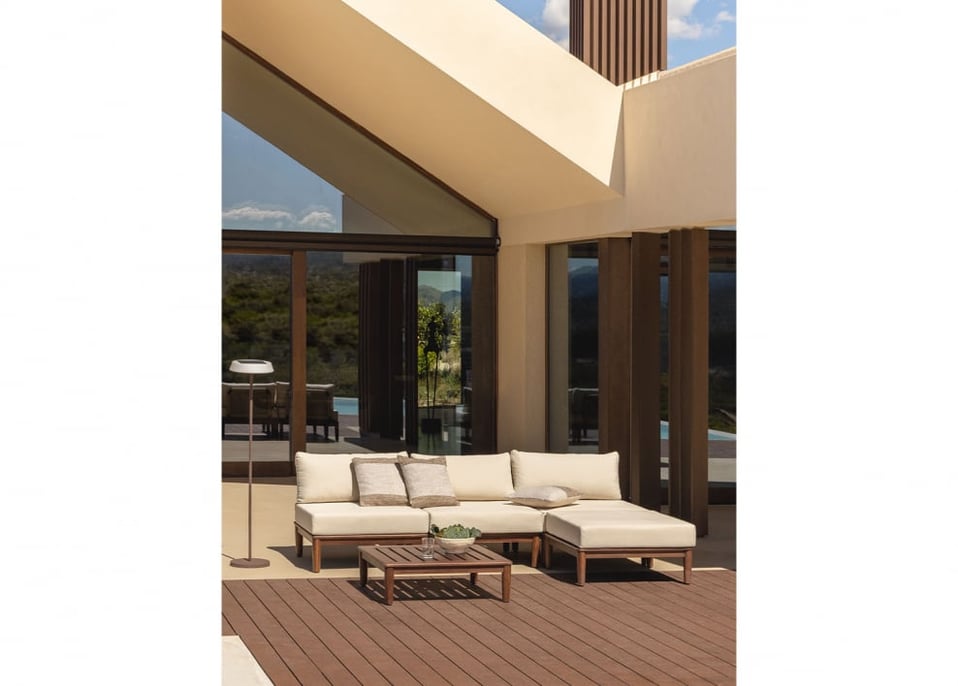 Conjunto de jardín con sofá modular de 3 piezas, mesa de centro y puff en acacia Giulia