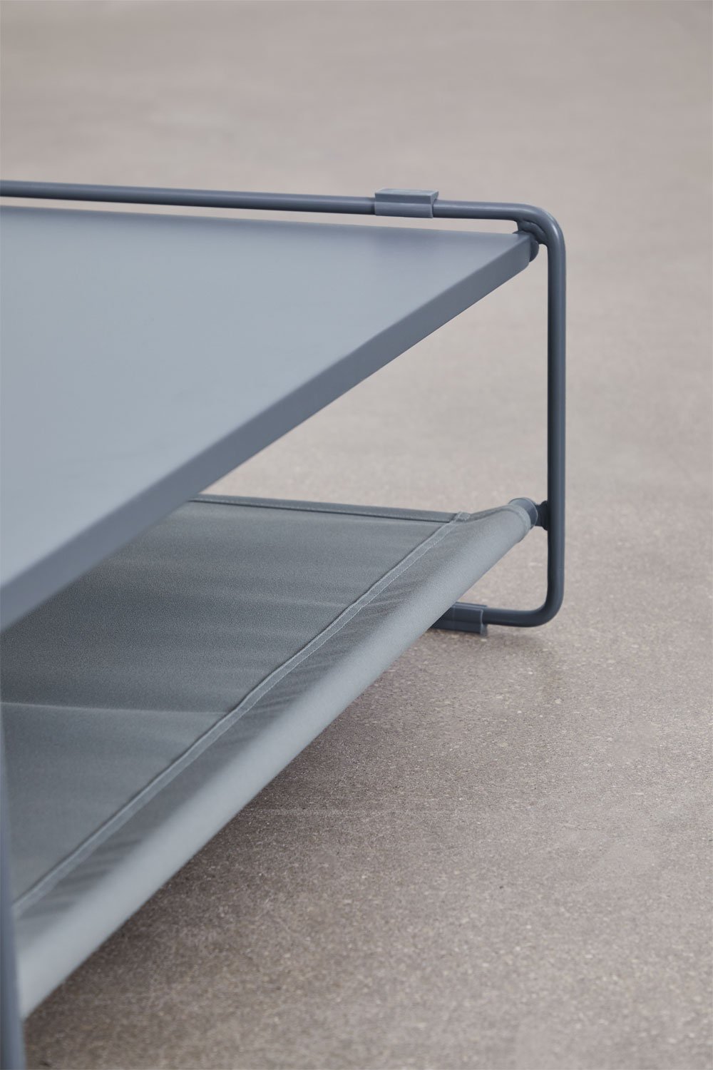 Mesa auxiliar para jardín convertible en puff en acero Amaro, imagen de galería 2