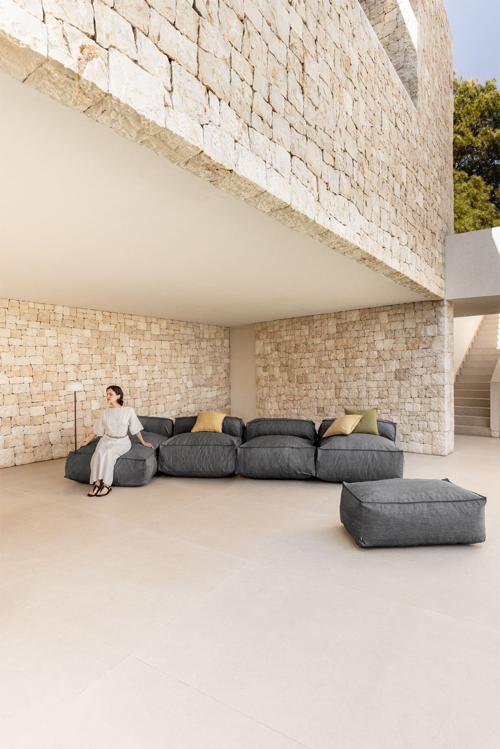 Sofá modular chaise longue de 4 piezas y puff para jardín Dojans, imagen de galería 1