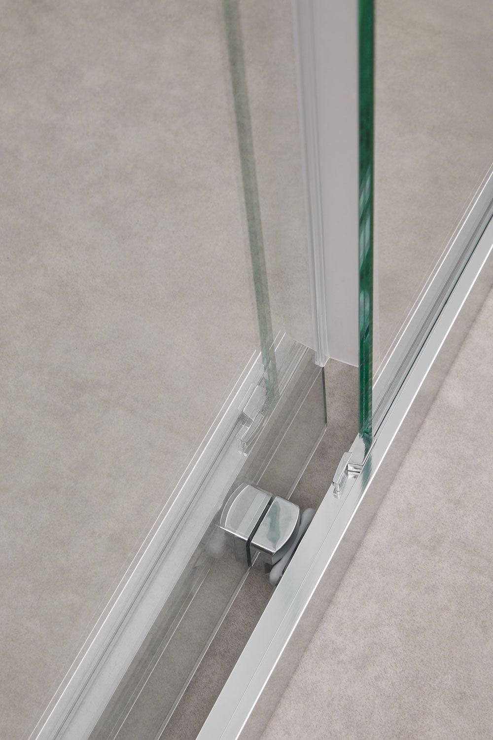 Mampara de ducha cuadrada con puertas correderas soft closing, cristal templado 6 mm y aluminio Brent , imagen de galería 10