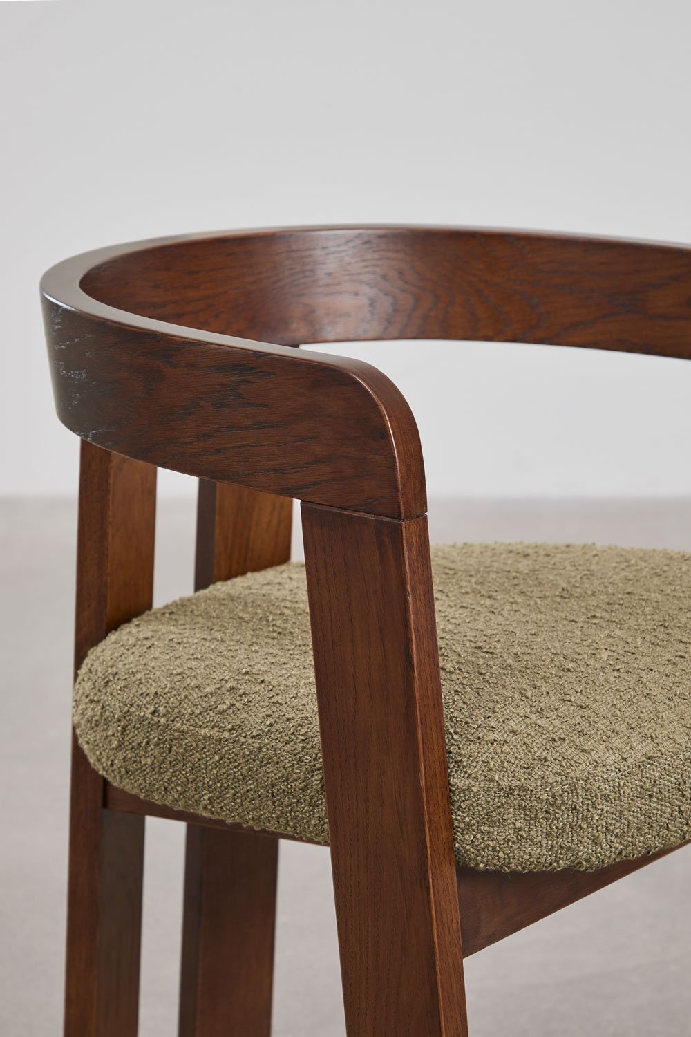 Silla de comedor con reposabrazos en madera y tapizada Yvone, imagen de galería 6