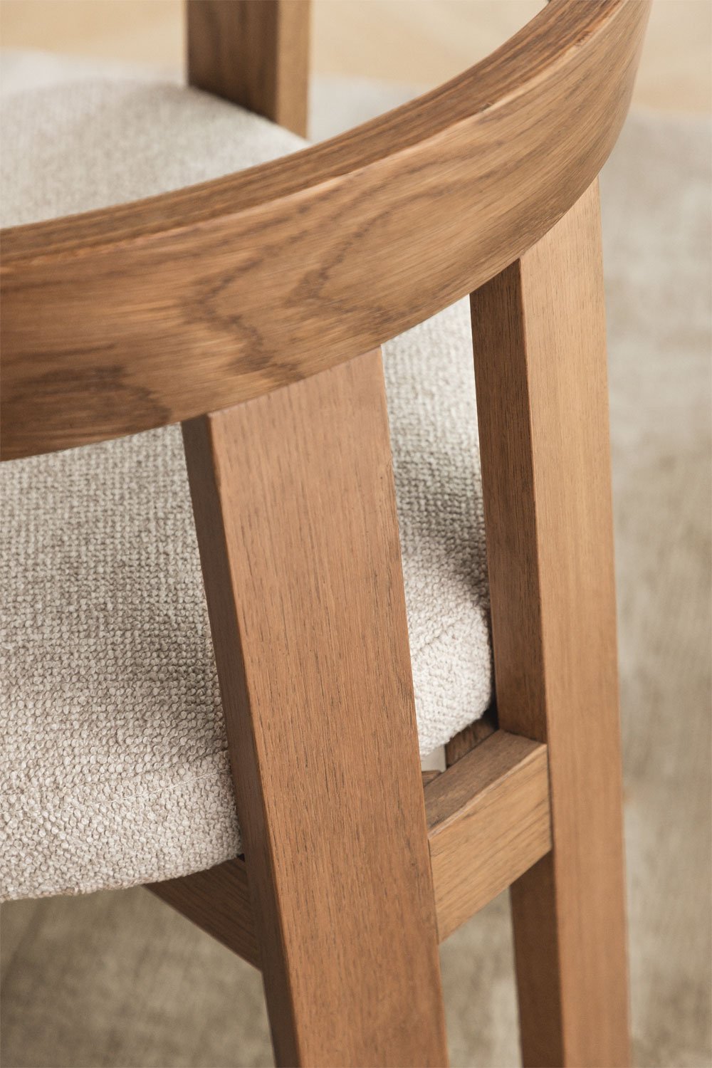 Pack de 2 sillas de comedor con reposabrazos en madera y tapizadas Yvone, imagen de galería 4