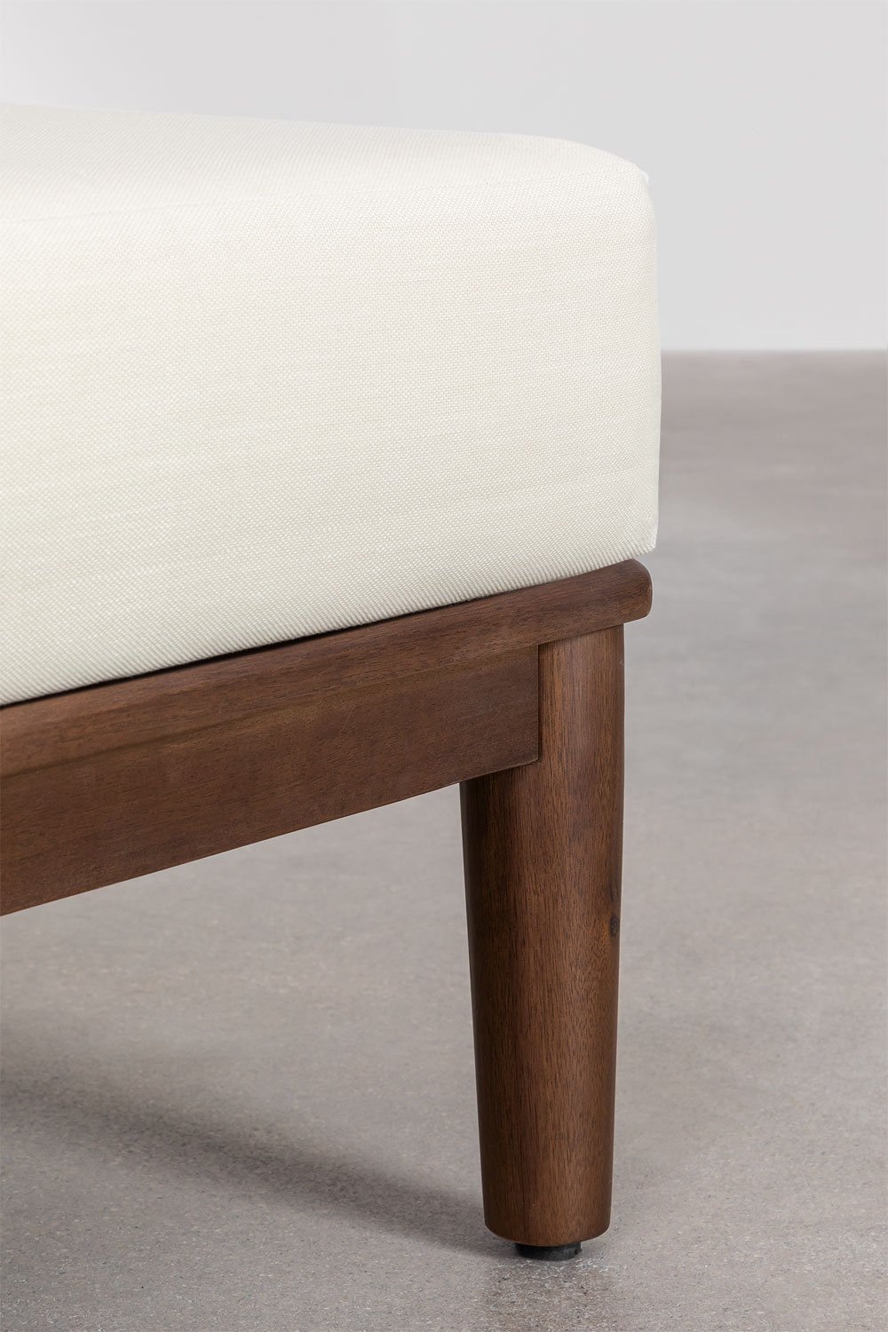 Conjunto de salón con sofá modular de 3 piezas, mesa de centro y puff en acacia Giulia, imagen de galería 5