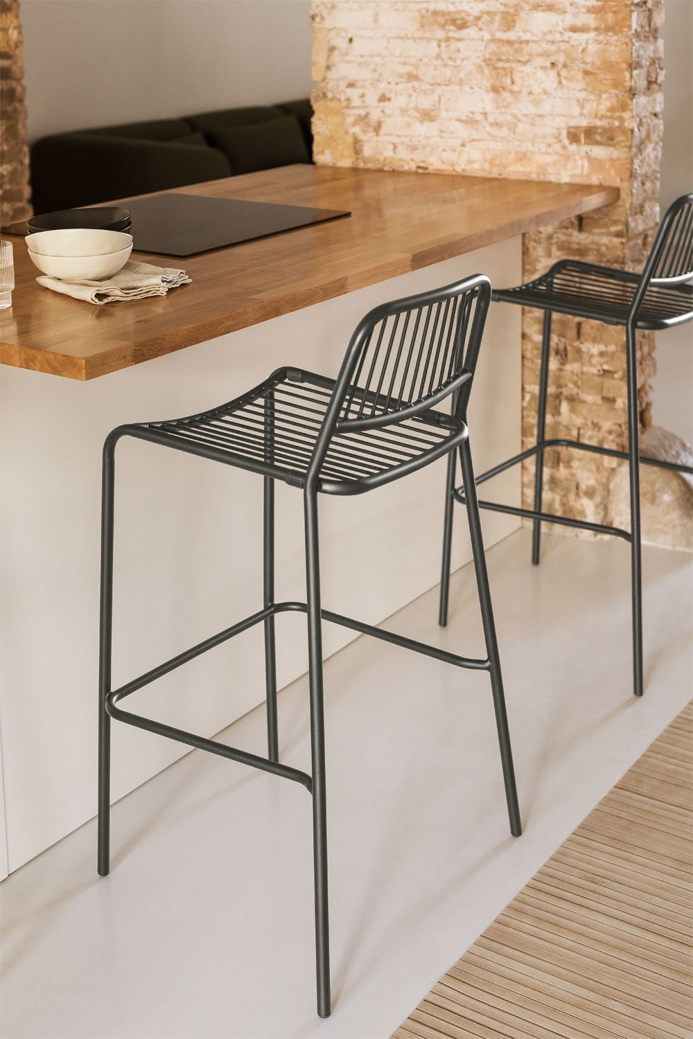 Taburete alto 75 cm apilable en acero negro carbón Elton, imagen de galería 1