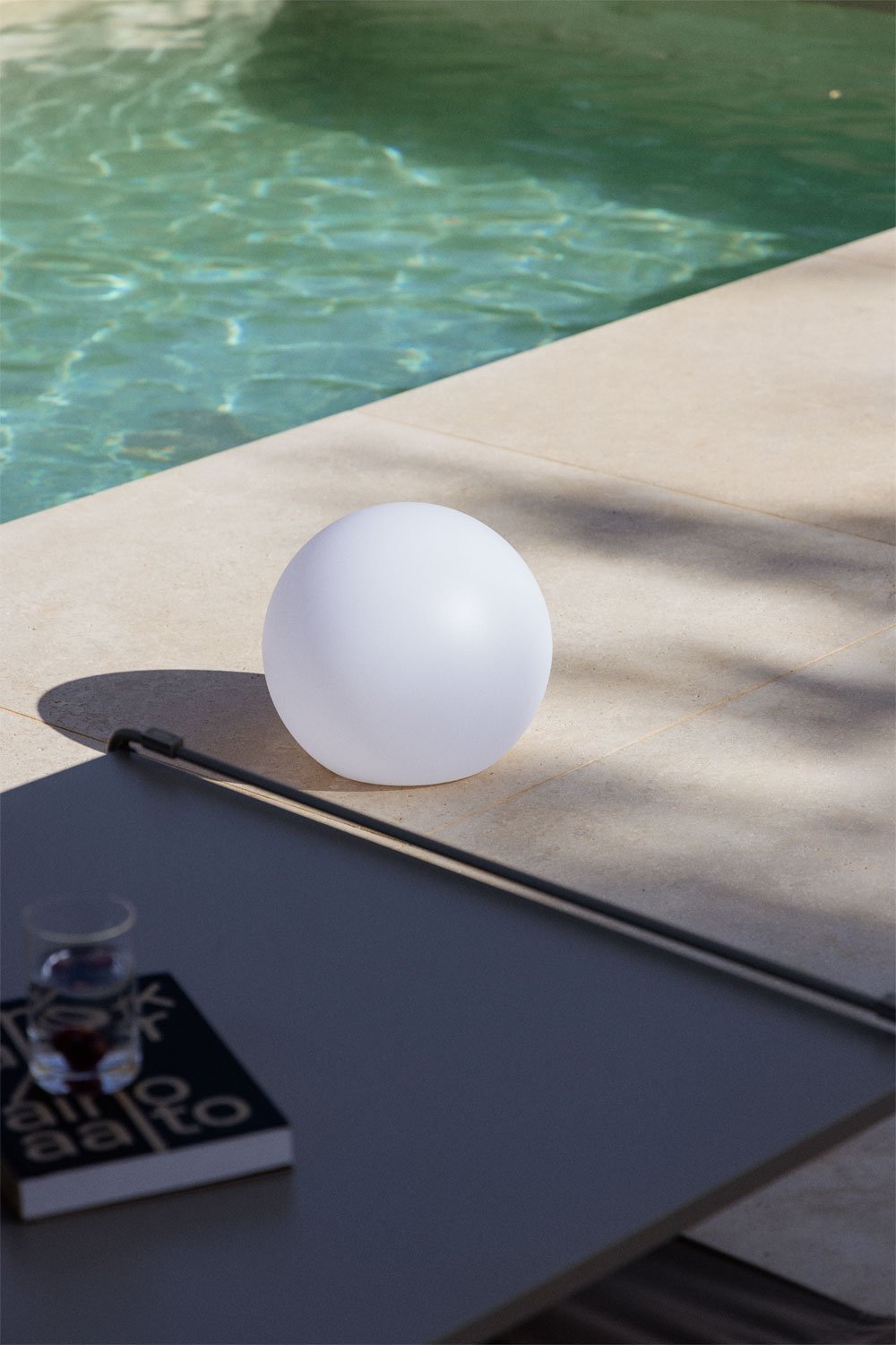 Bola LED solar para exterior Olbina, imagen de galería 1