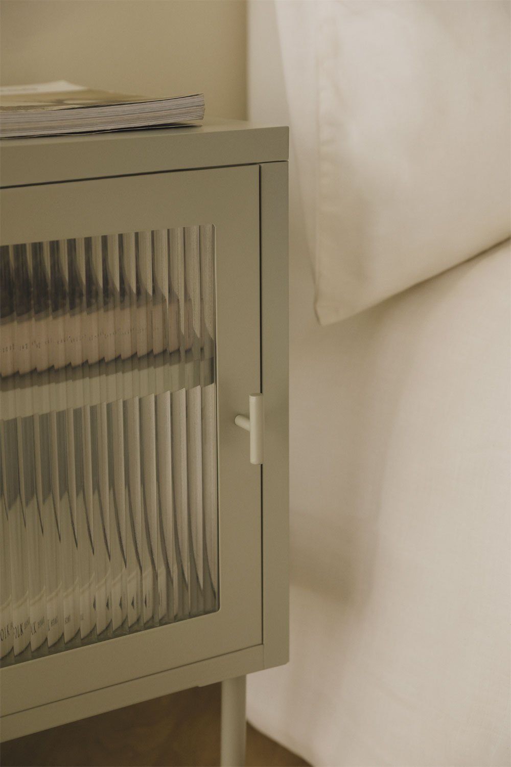 Mesita de noche rectangular 45x40 cm en acero y cristal Paoline , imagen de galer&iacute;a 2