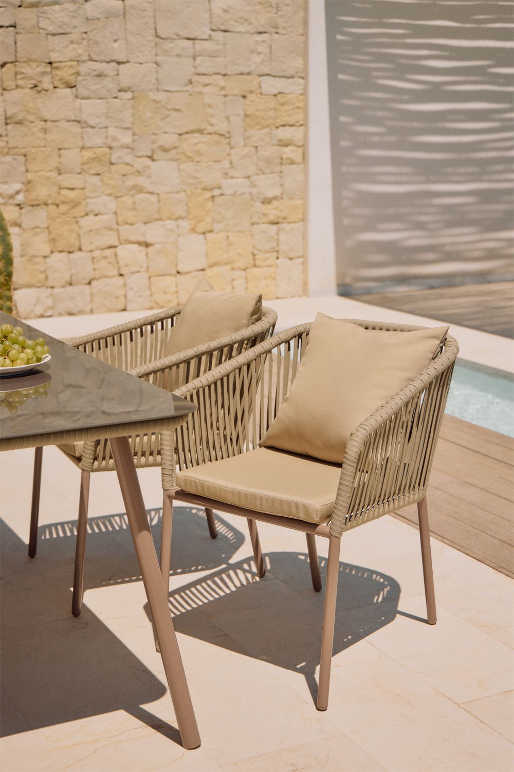 Silla de jardín con reposabrazos en aluminio y cuerda trenzada Arhiza Classic, imagen de galería 1