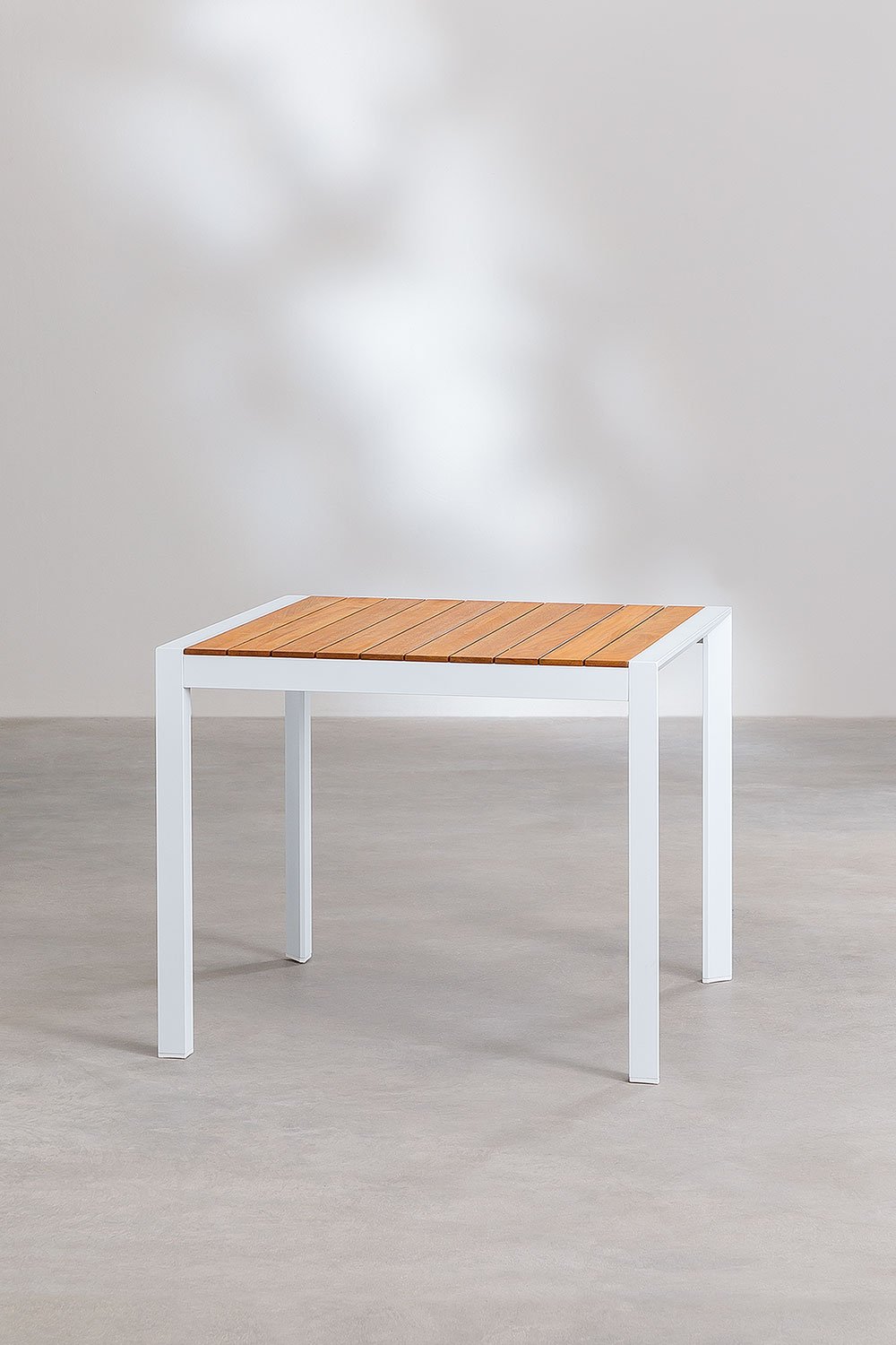 Mesa de jardín en madera de eucalipto y aluminio Archer Classic, imagen de galería 3