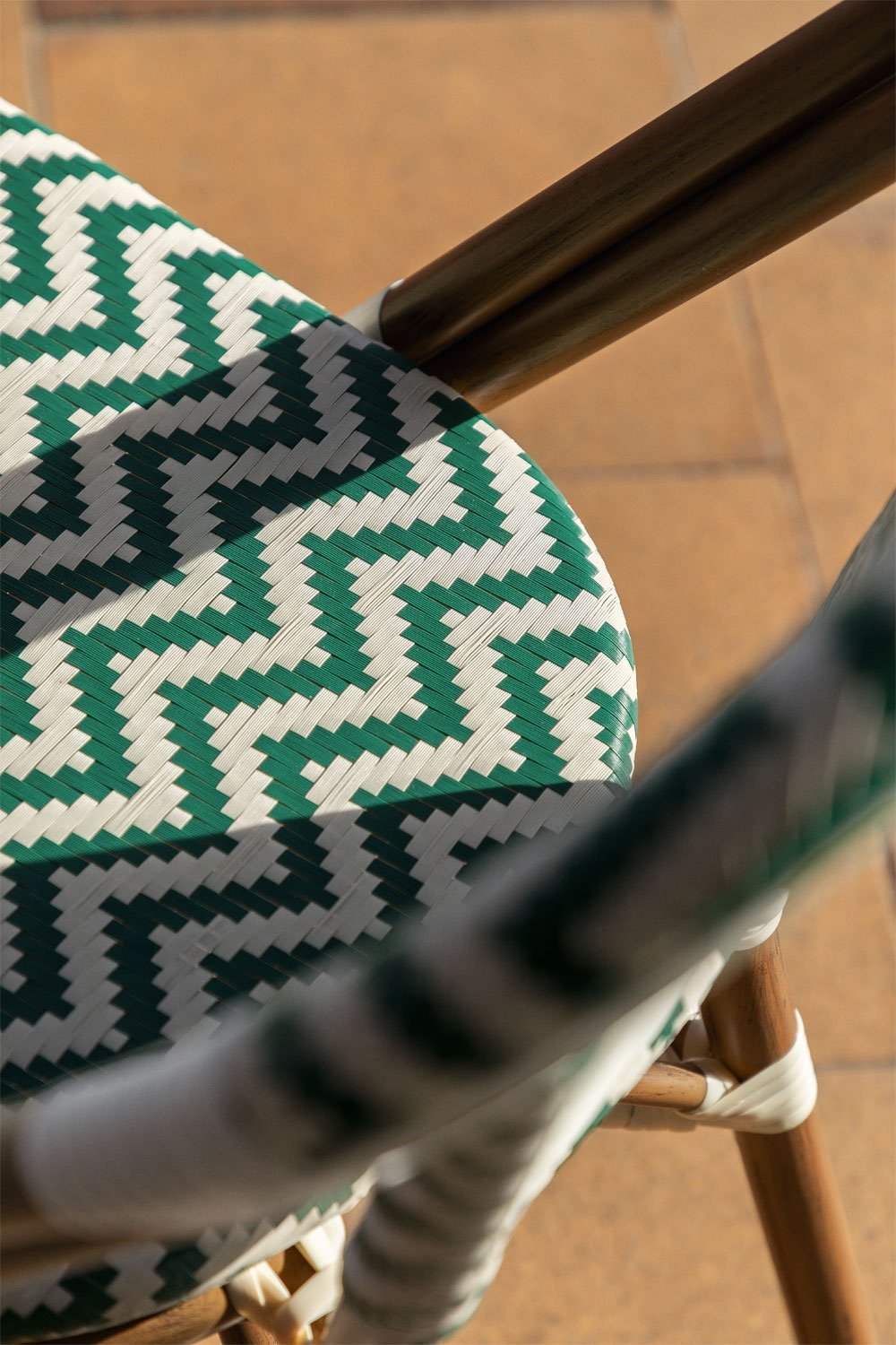 Silla de jardín apilable en aluminio y ratán sintético Brielle Bistro, imagen de galería 2