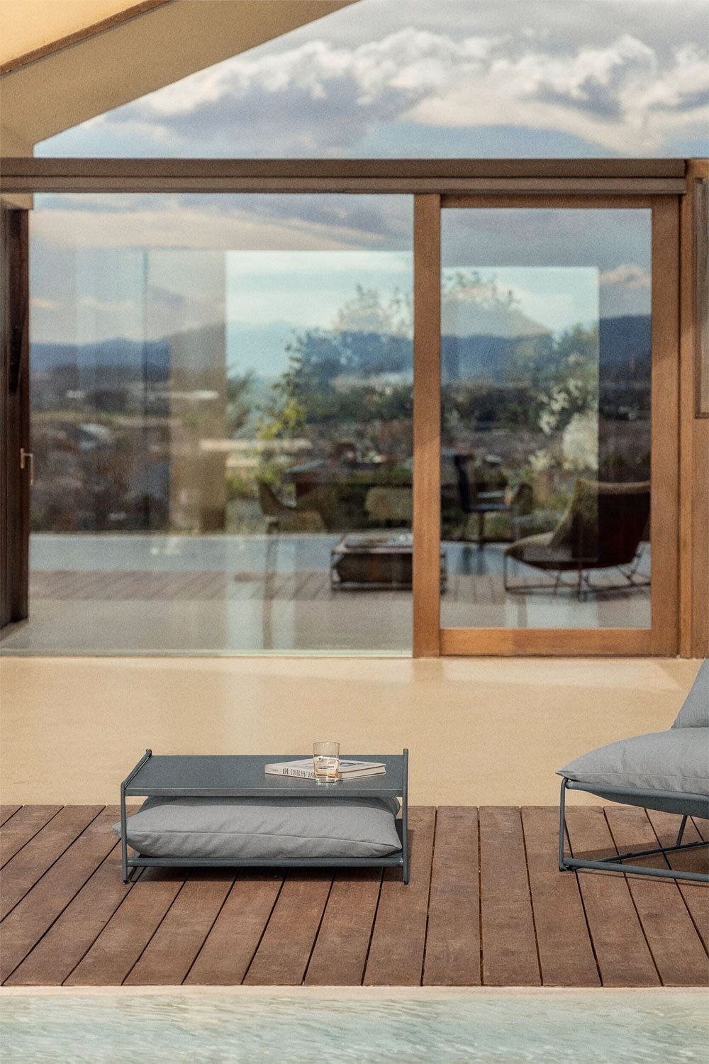 Mesa auxiliar para jardín convertible en puff en acero Amaro, imagen de galería 1