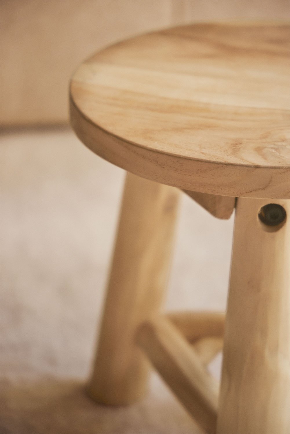 Taburete bajo en madera de teca Narel, imagen de galería 2