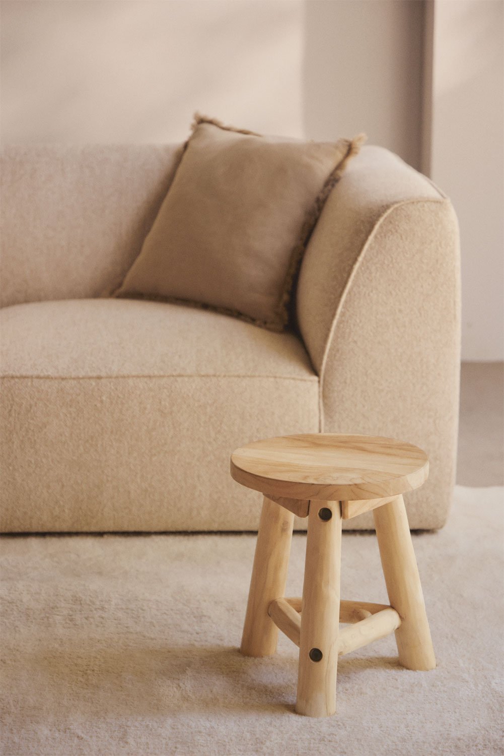 Taburete bajo en madera de teca Narel, imagen de galería 1