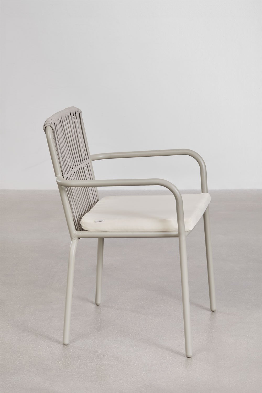 Pack de 4 sillas de comedor apilables con reposabrazos en aluminio Alberta, imagen de galería 2