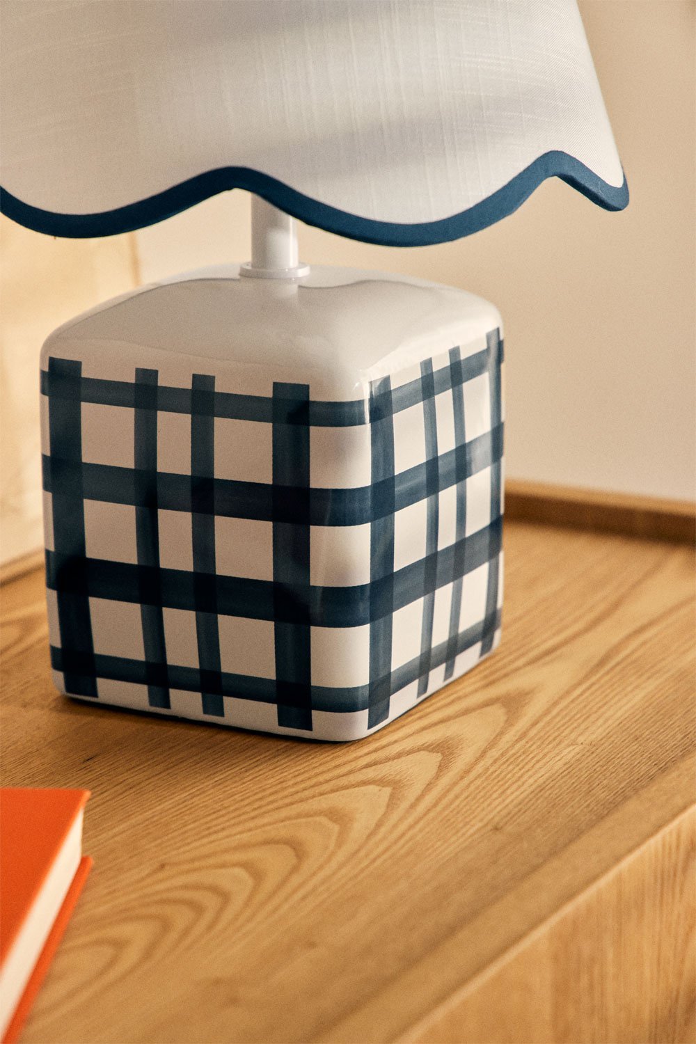 Lámpara de mesa 35 cm en cerámica y lino Pirela, imagen de galería 2