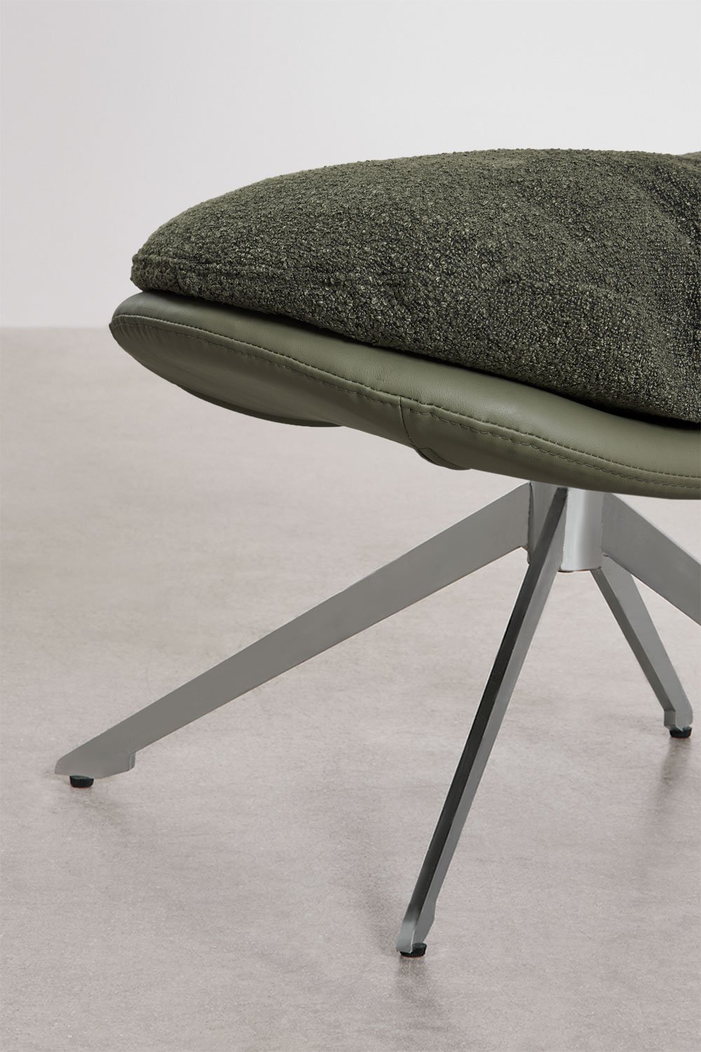 Sillón con reposapiés giratorios en tela bouclé Amanda, imagen de galería 9