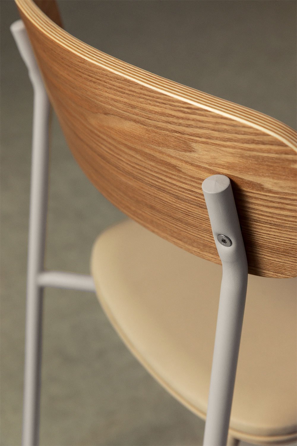 Silla de comedor apilable en hierro y madera Wilpier, imagen de galería 2