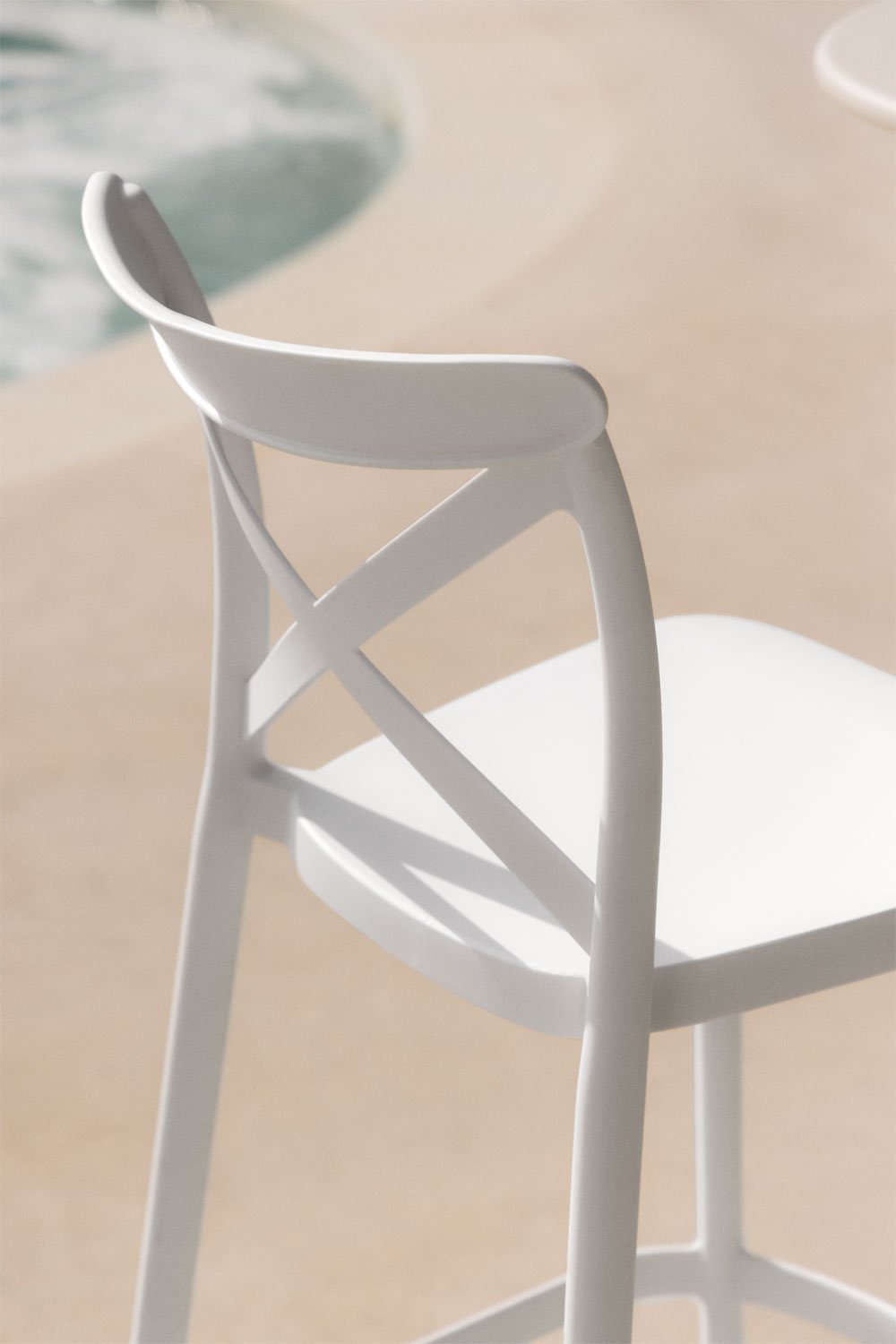 Taburete alto de jardín 75 cm apilable en polipropileno blanco Otax, imagen de galería 2