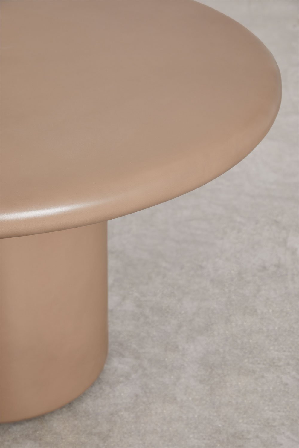 Set de mesa redonda Ø120 cm en cemento Namara y 4 sillas de jardín con reposabrazos en aluminio y cuerda trenzada Sophie, imagen de galería 3