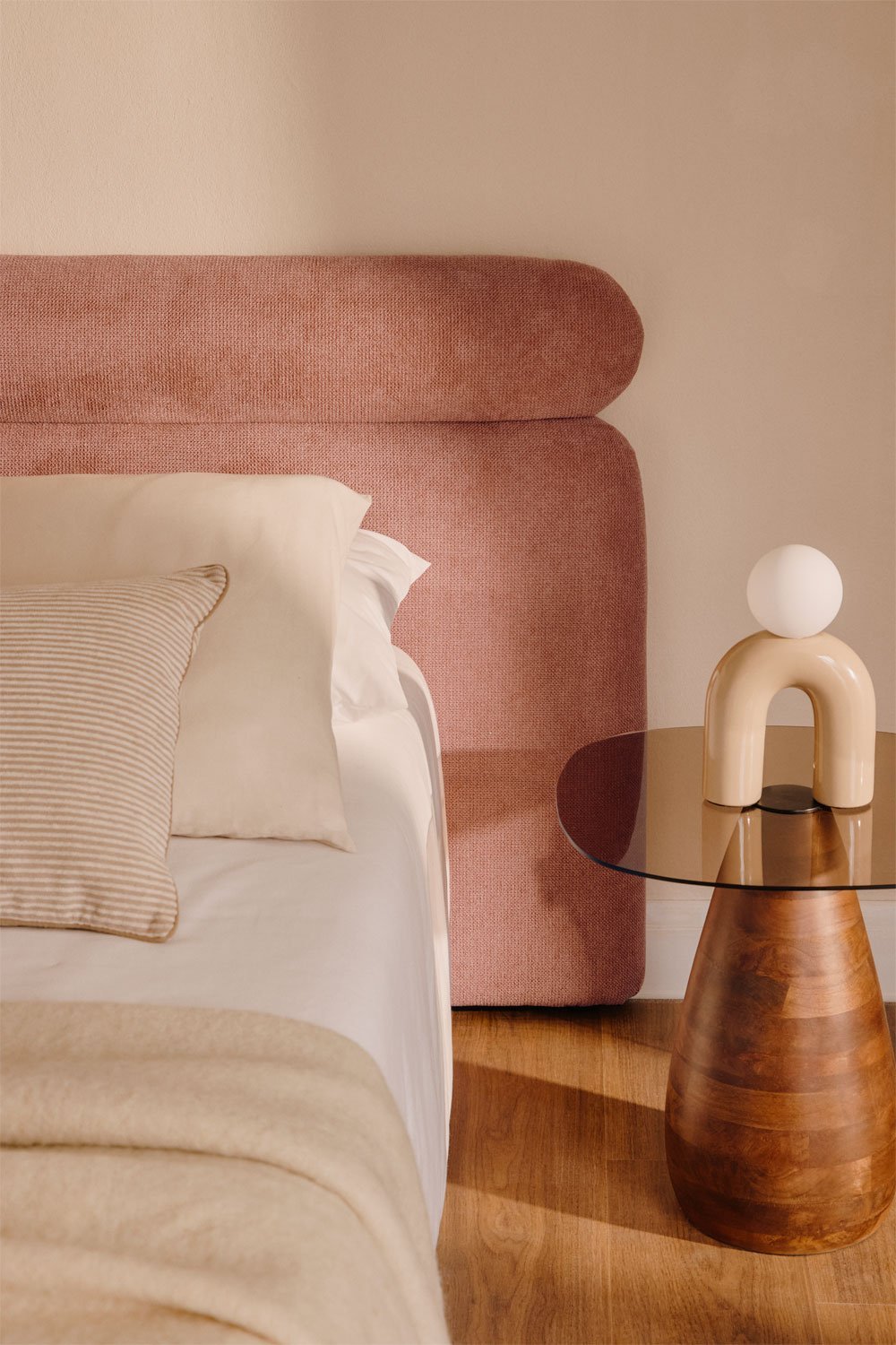 Cabecero para cama de 180cm en tela rosa cuarzo Cirene, imagen de galería 1