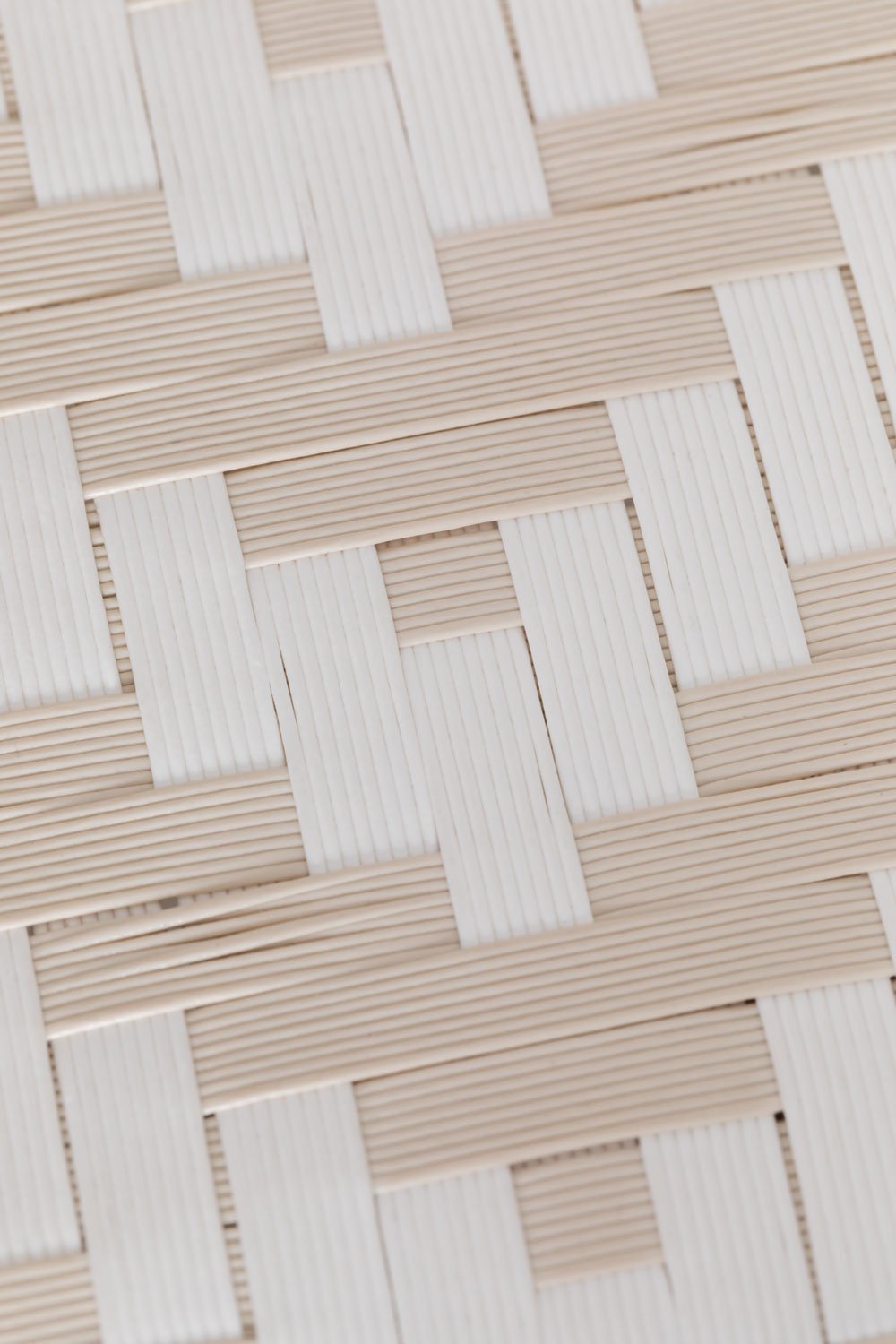 Silla de jardín apilable con reposabrazos en aluminio Brielle Bistro, imagen de galería 9