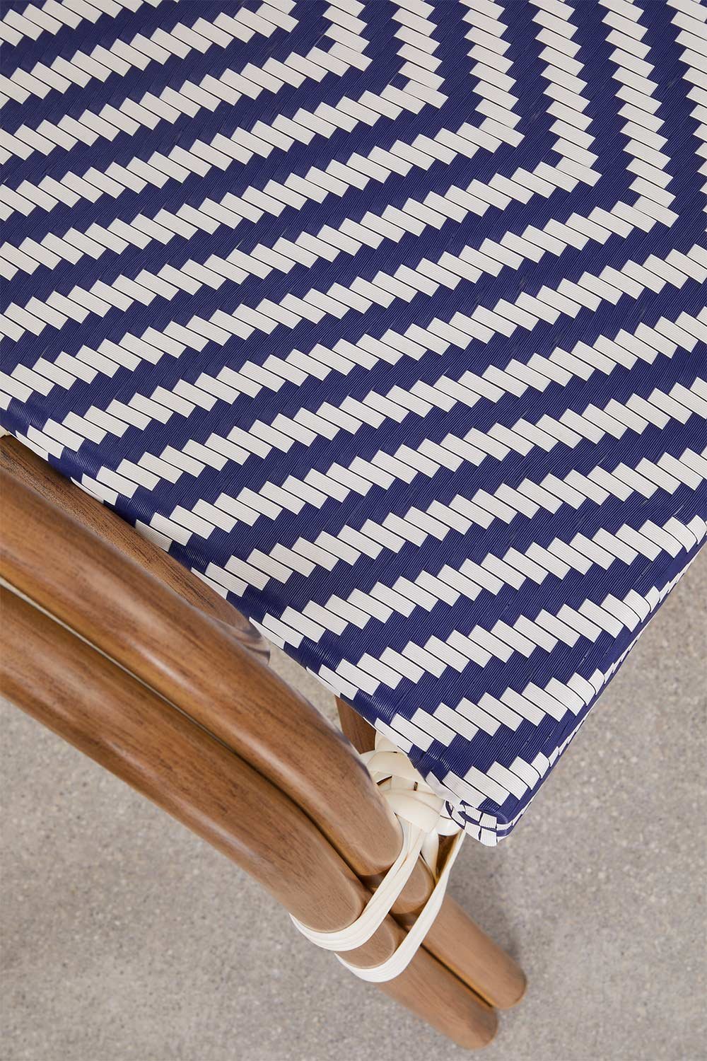 Silla de jardín apilable con reposabrazos en aluminio Brielle Bistro, imagen de galería 6