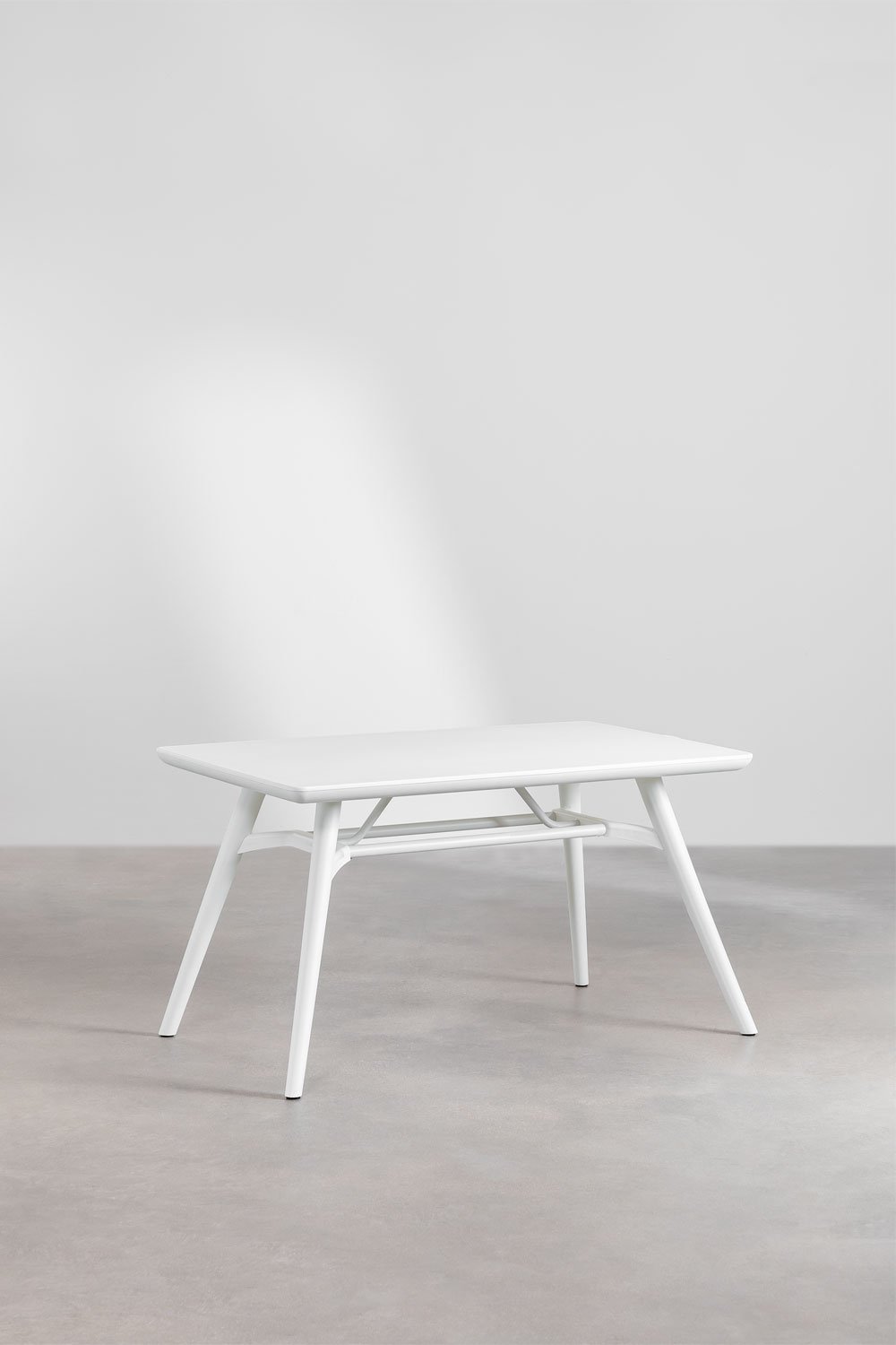 Set de mesa rectangular 135x80 cm en polipropileno Scand y 4 sillas de jardín con reposabrazos Ivor, imagen de galería 2
