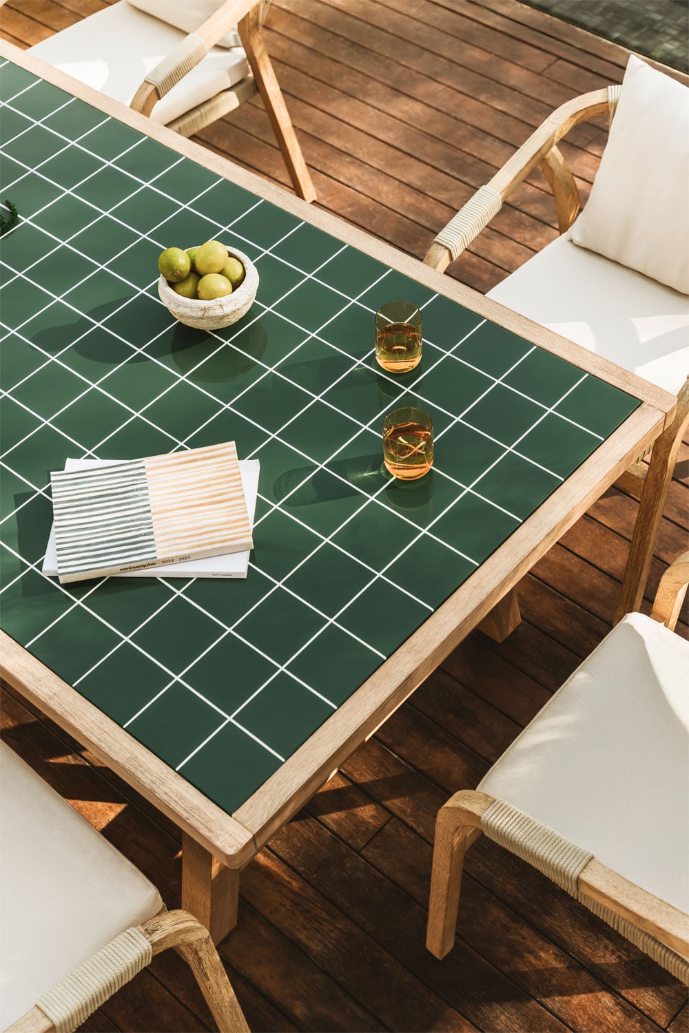 Mesa de jardín rectangular 200x100 cm en madera de acacia y azulejos verde oscuro Dubai, imagen de galer&iacute;a 3