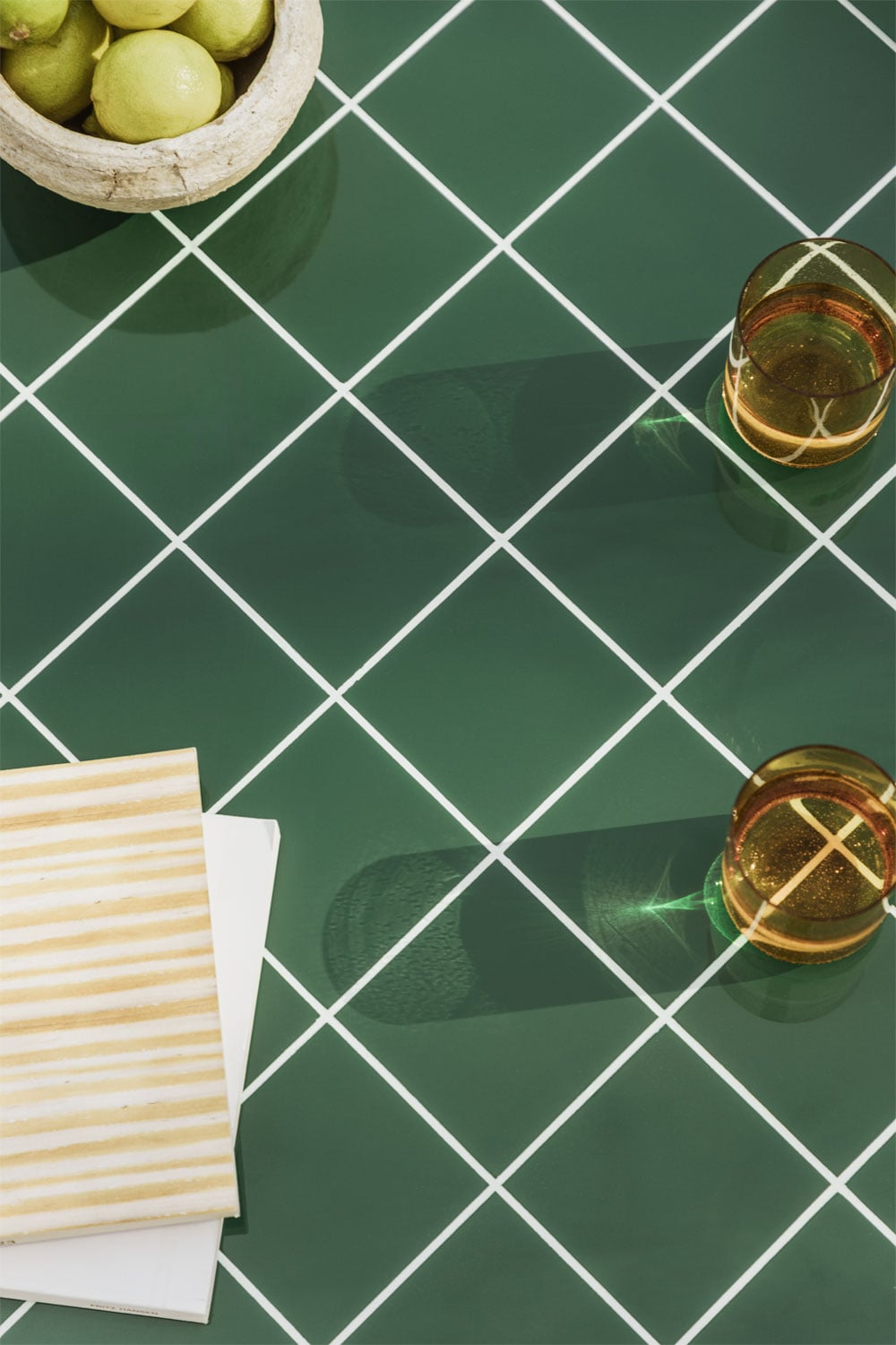 Mesa de jardín rectangular 200x100 cm en madera de acacia y azulejos verde oscuro Dubai, imagen de galer&iacute;a 4