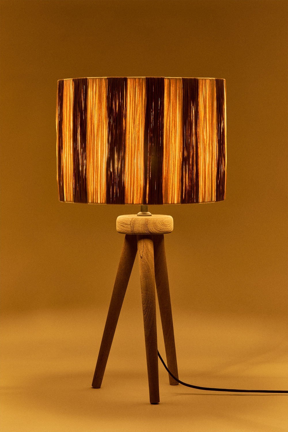 Lámpara de mesa en madera de mango Simona, imagen de galería 2
