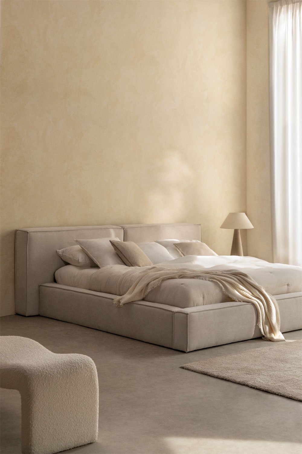 Cama para colchón 200x200cm con canapé abatible en tela gris arena Lunari, imagen de galería 1