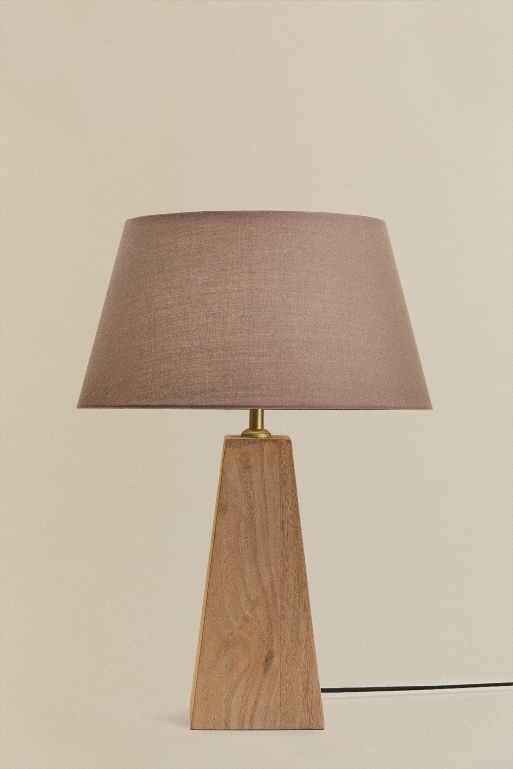 Lámpara de mesa en madera de mango Taraua, imagen de galería 1