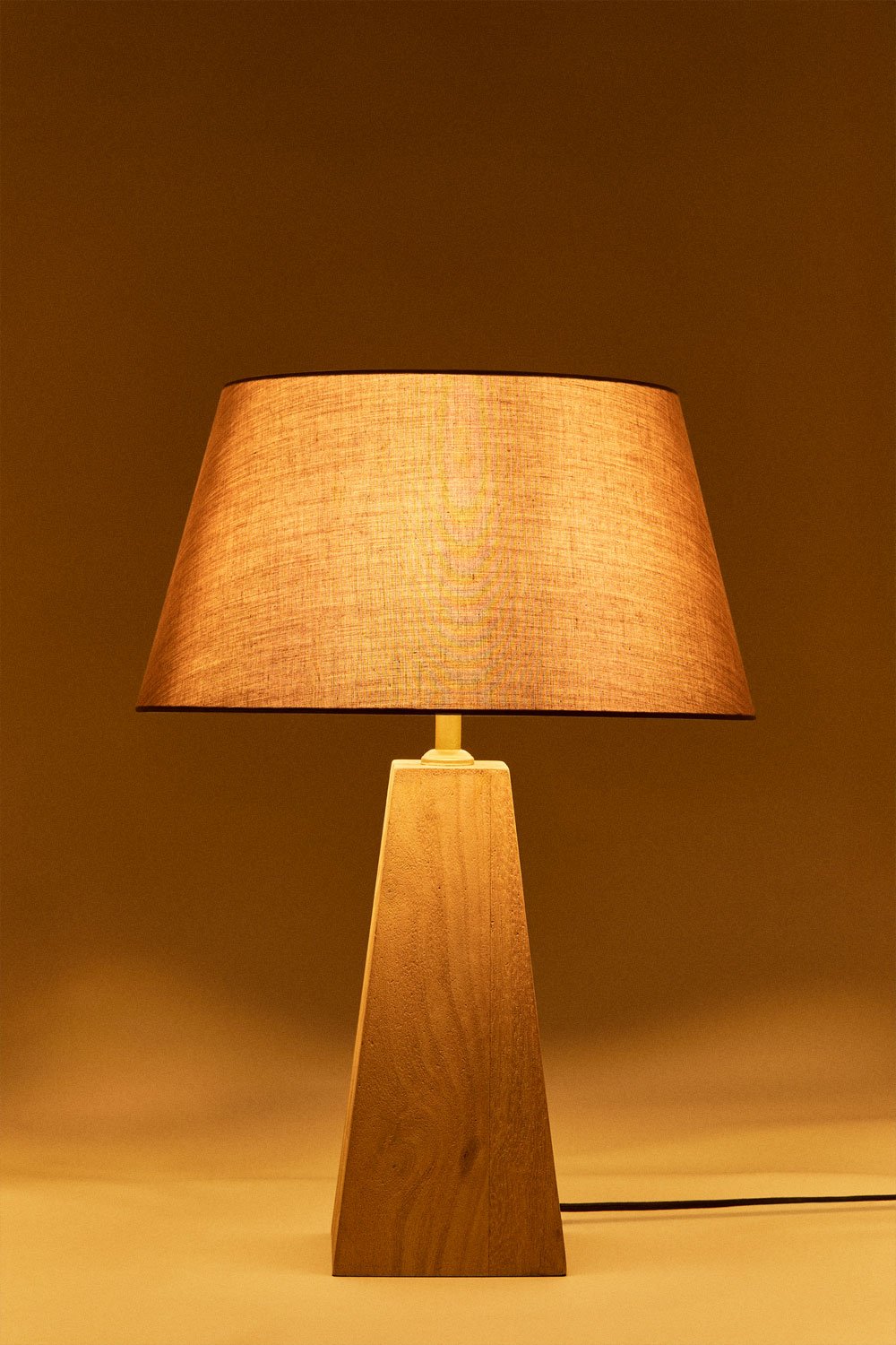 Lámpara de mesa en madera de mango Taraua, imagen de galería 2